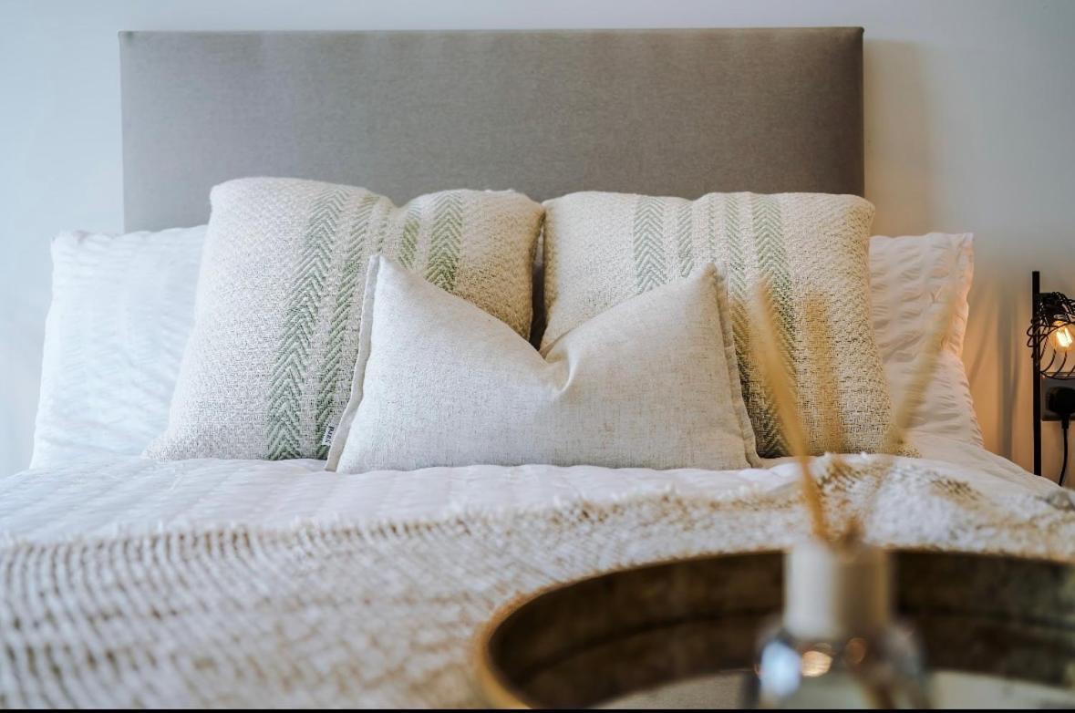 Leeds City Centre, 3 bed, Free Parking, Private Terrace