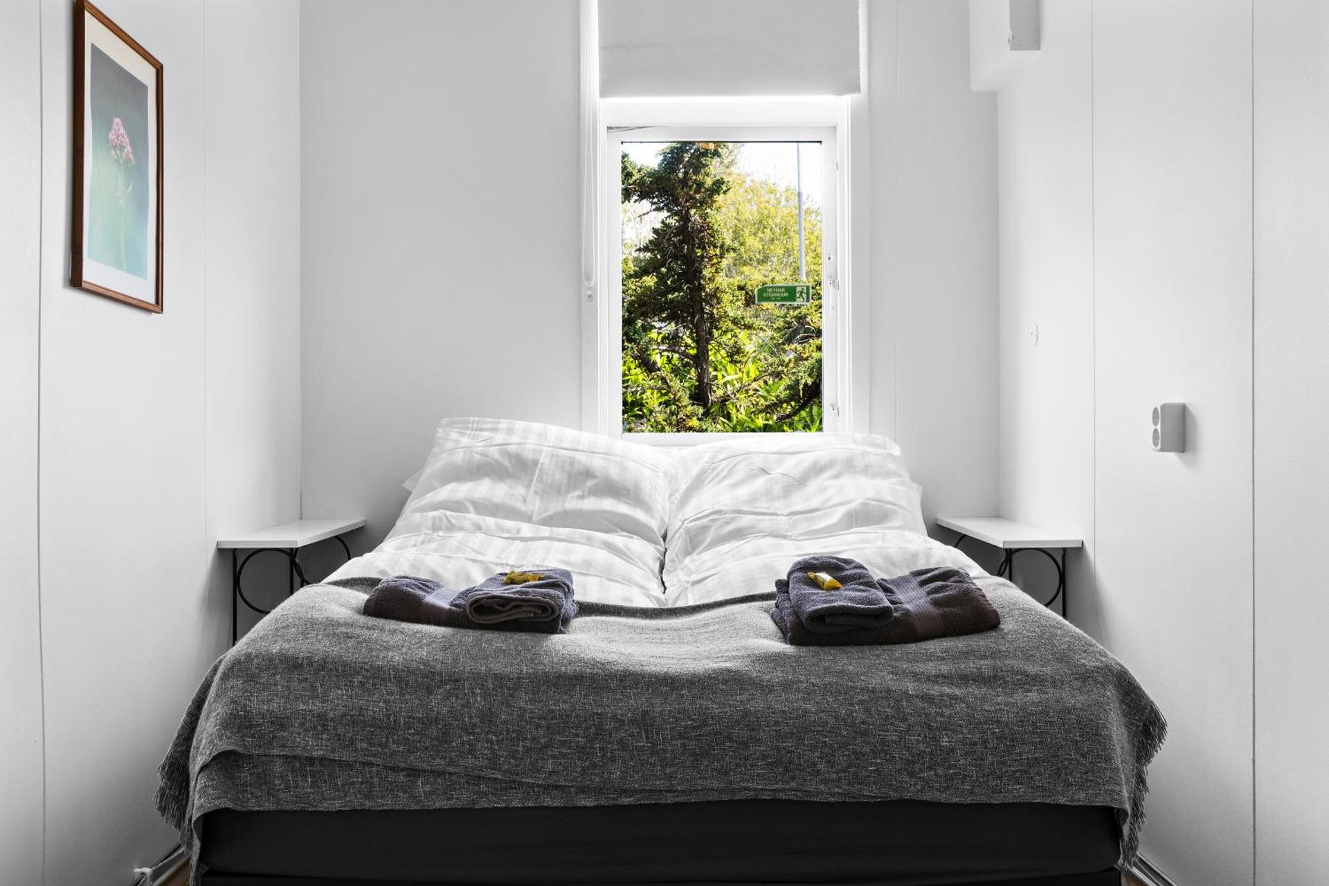 Cozy house by the river Ytri Rangá