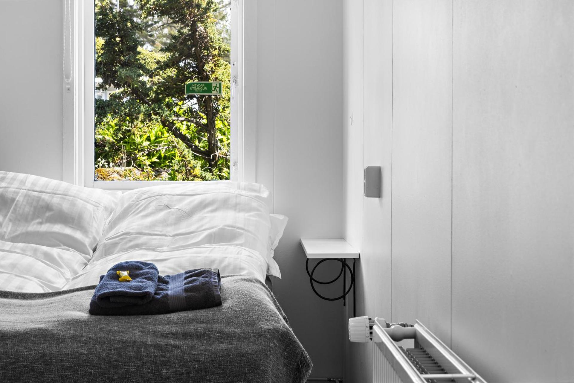 Cozy house by the river Ytri Rangá