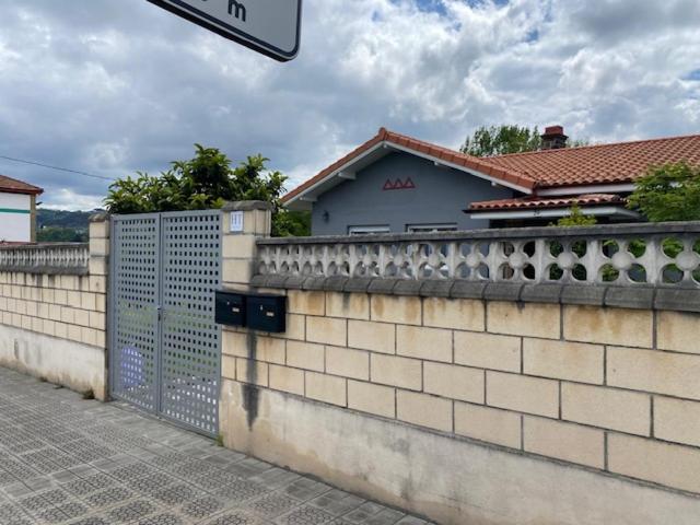 APARTAMENTO NIK en casa chalet con parking y jardin