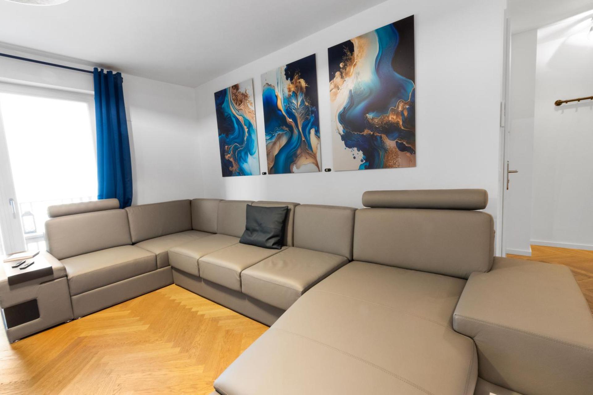 Luxus im Zentrum für 6 Personen! 3 Zimmer, Balkon, WLAN, Parkplatz
