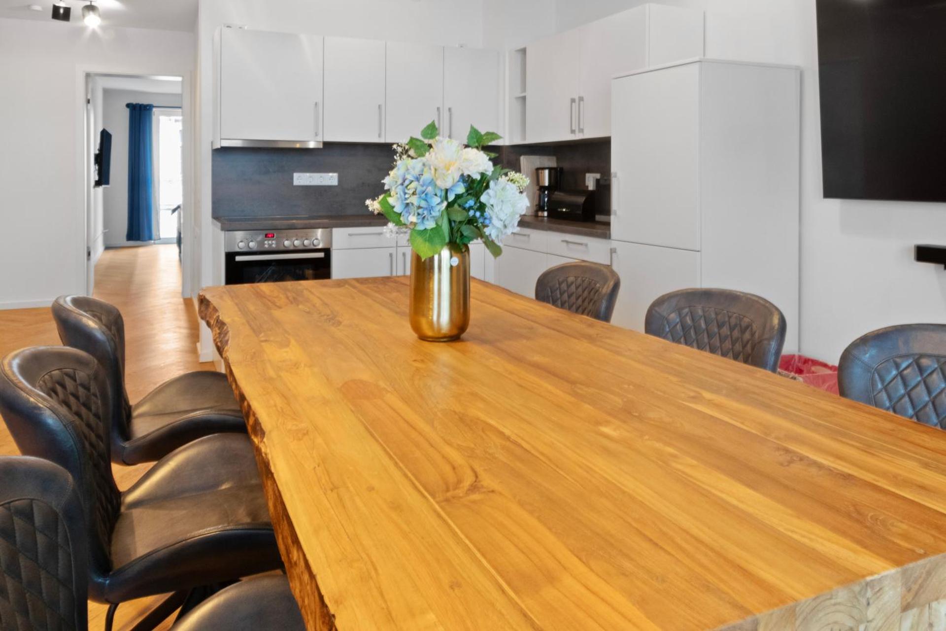 Luxus im Zentrum für 6 Personen! 3 Zimmer, Balkon, WLAN, Parkplatz