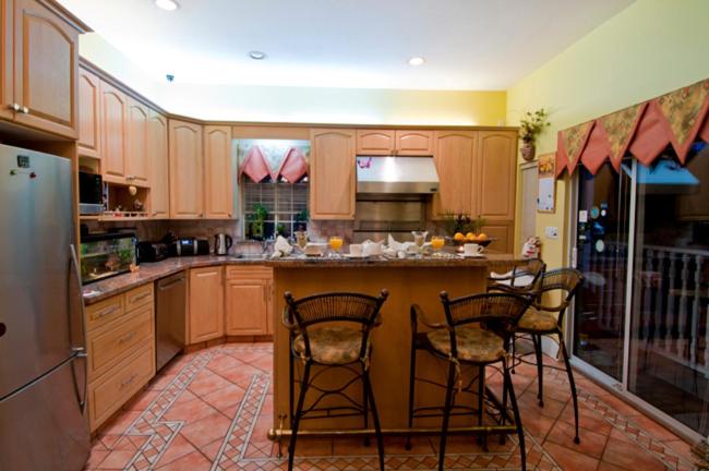 Kitchen or kitchenette