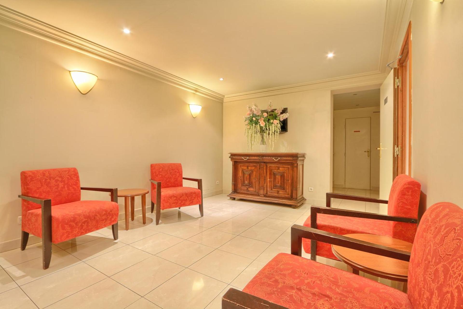 Communal lounge/ TV room