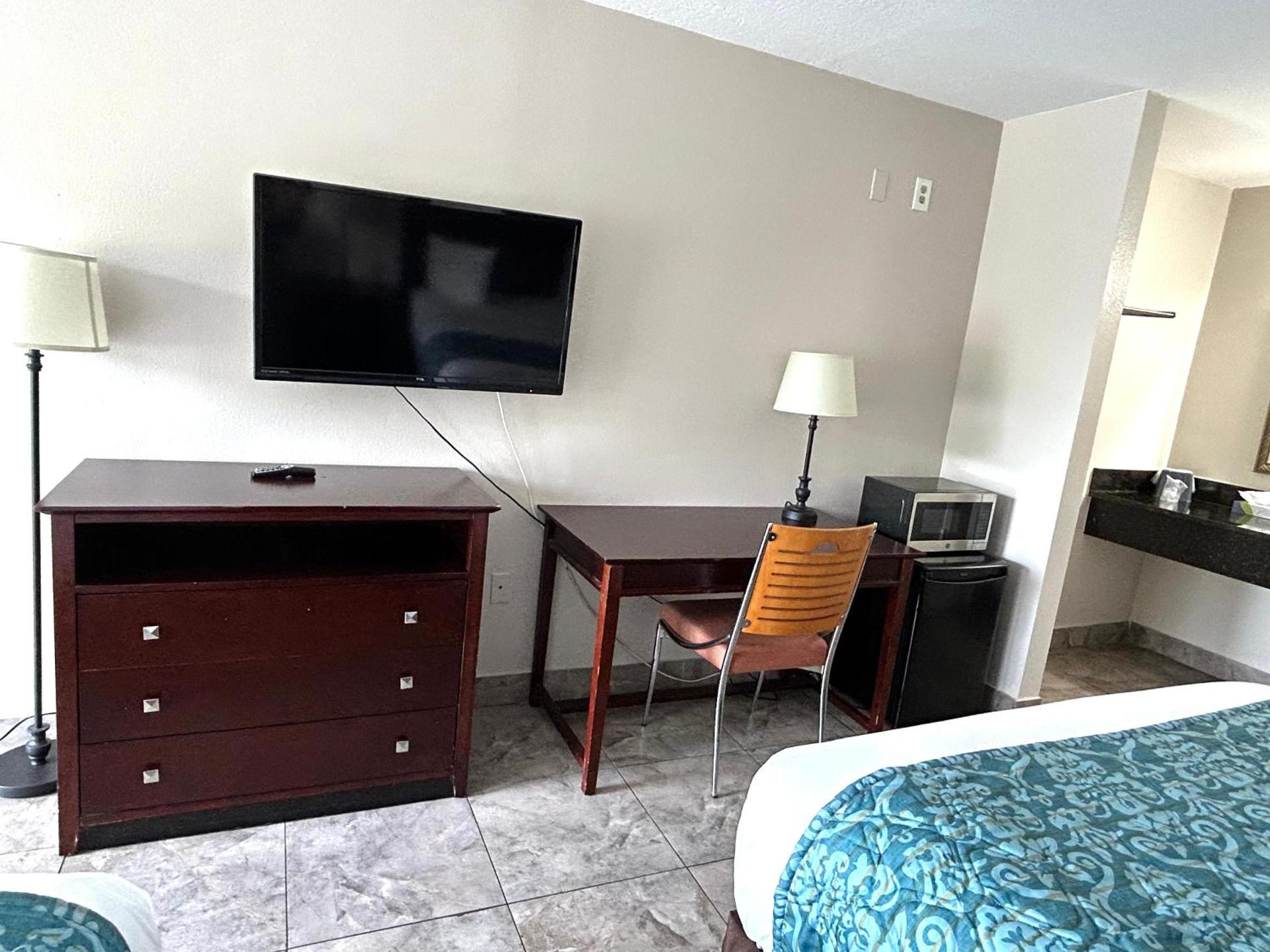 Shining Light Inn & Suites