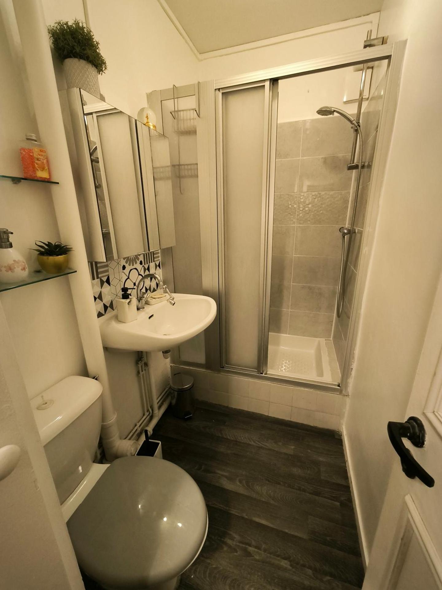 STUDIO en face de la forêt de FONTAINEBLEAU