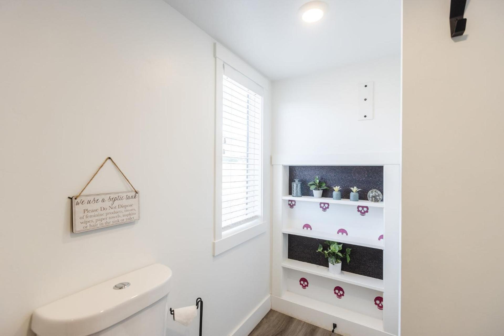 Cozy modern tiny home near ZION & private deck