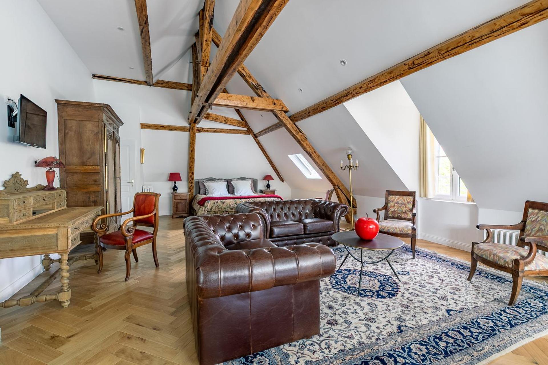 Photo of the whole room