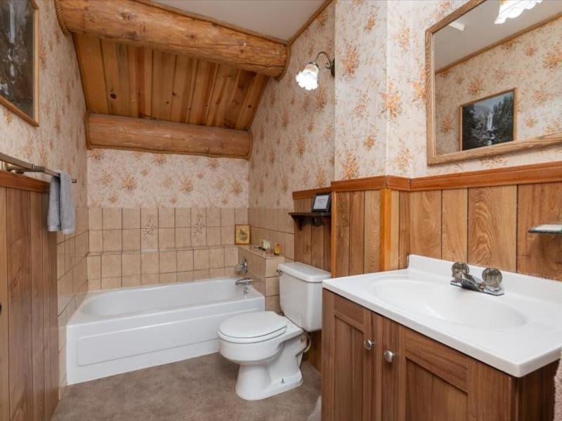 Yosemite Log Cabin-Rustic Charm-Sleeps 8