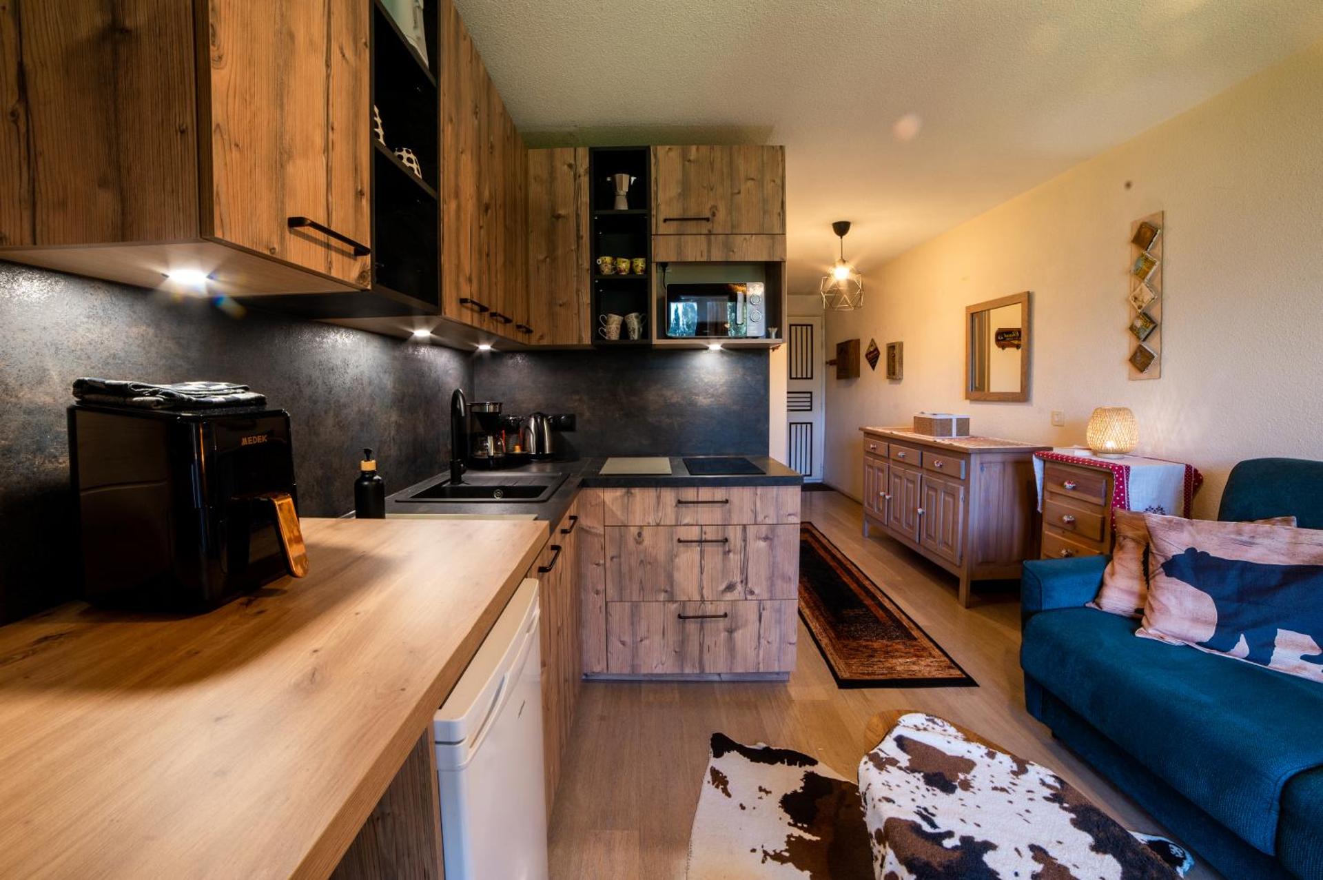 Petit cocon plein sud vue montagnes Lesclesdenicole