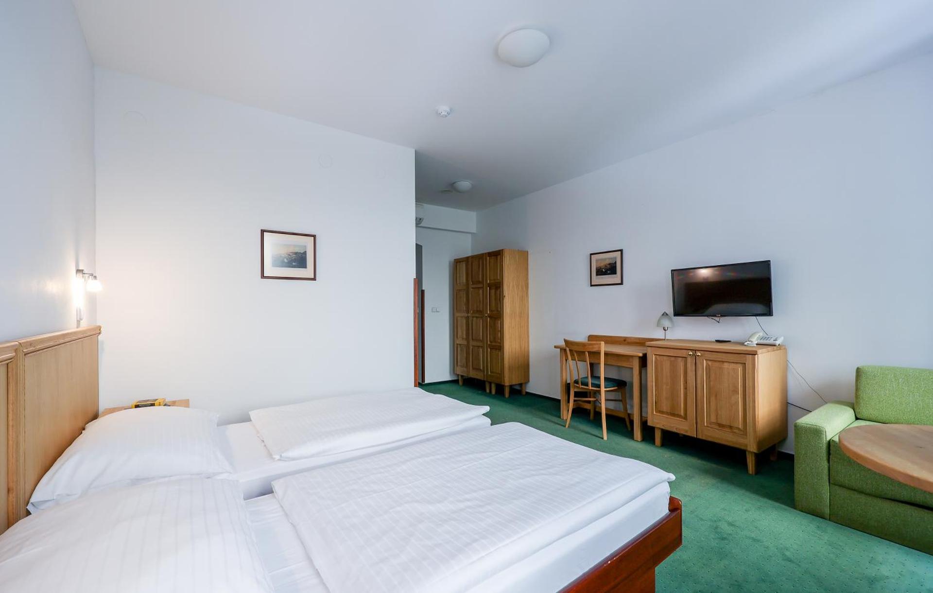 Communal lounge/ TV room