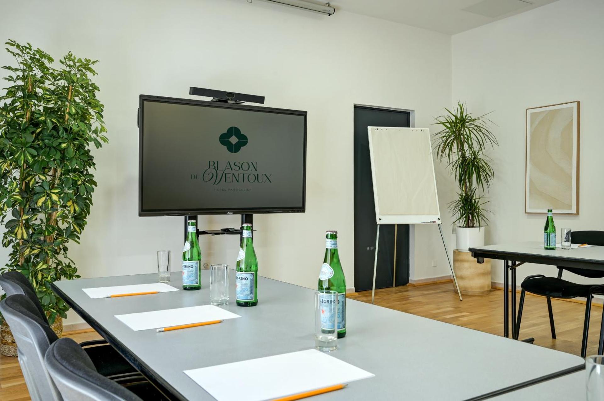 Meeting/conference room