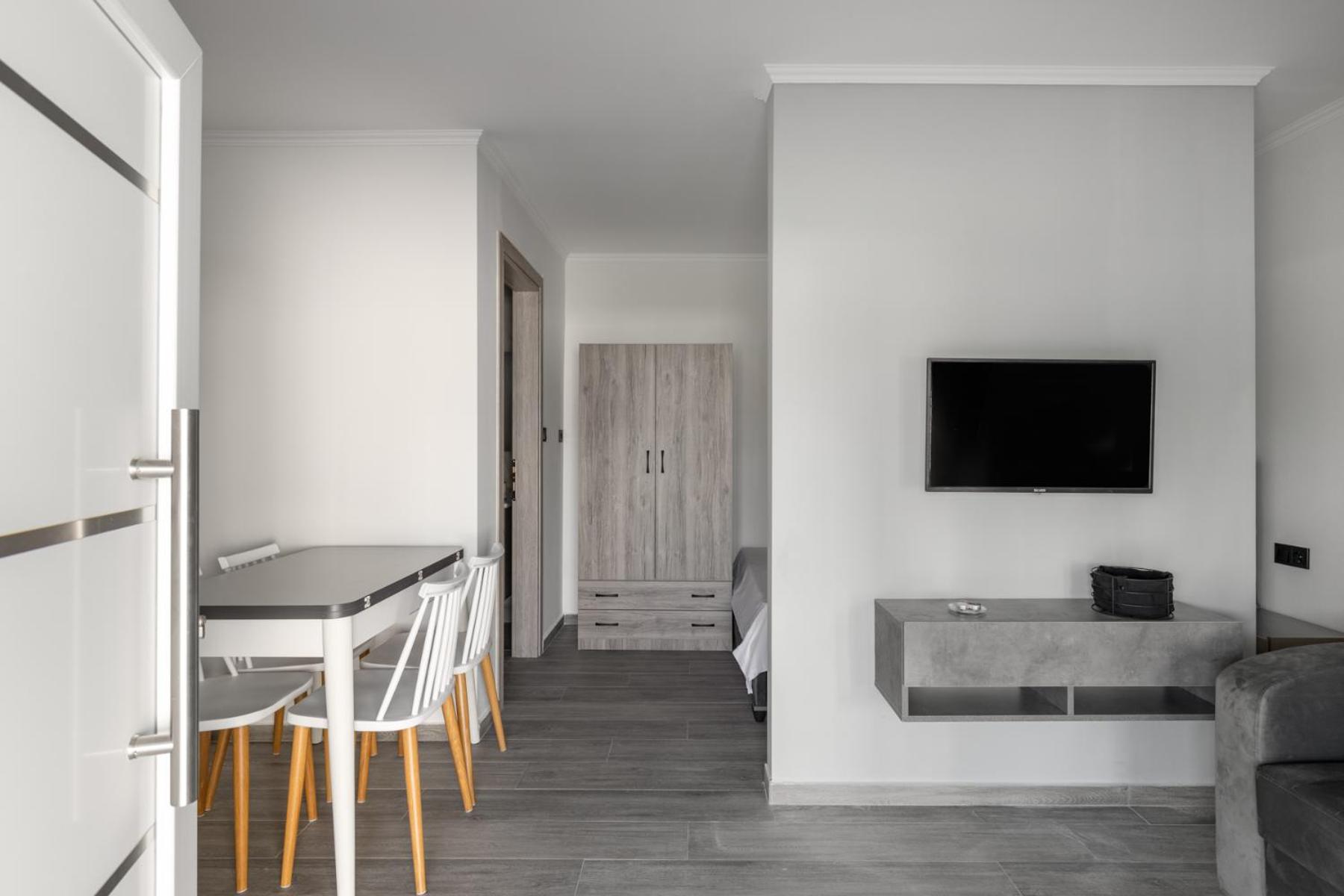 Carolina Apartment's