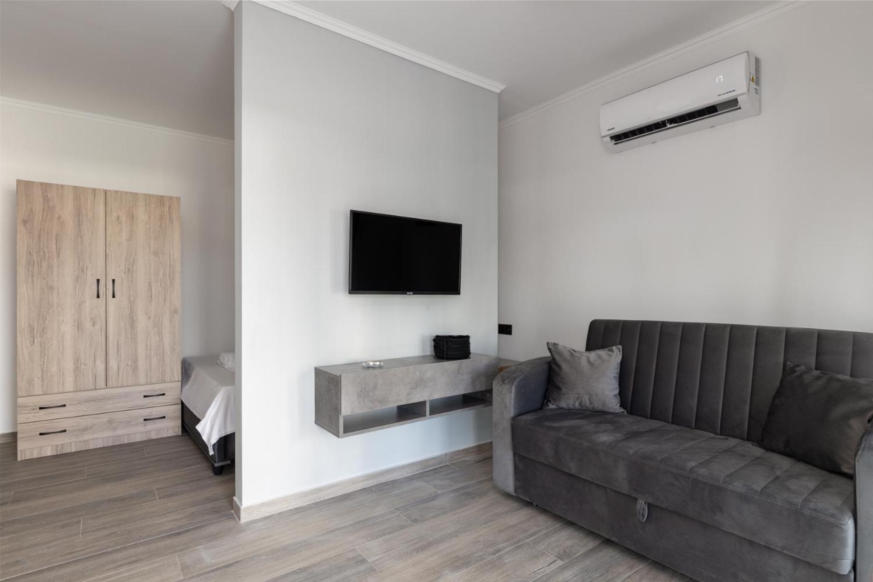 Carolina Apartment's