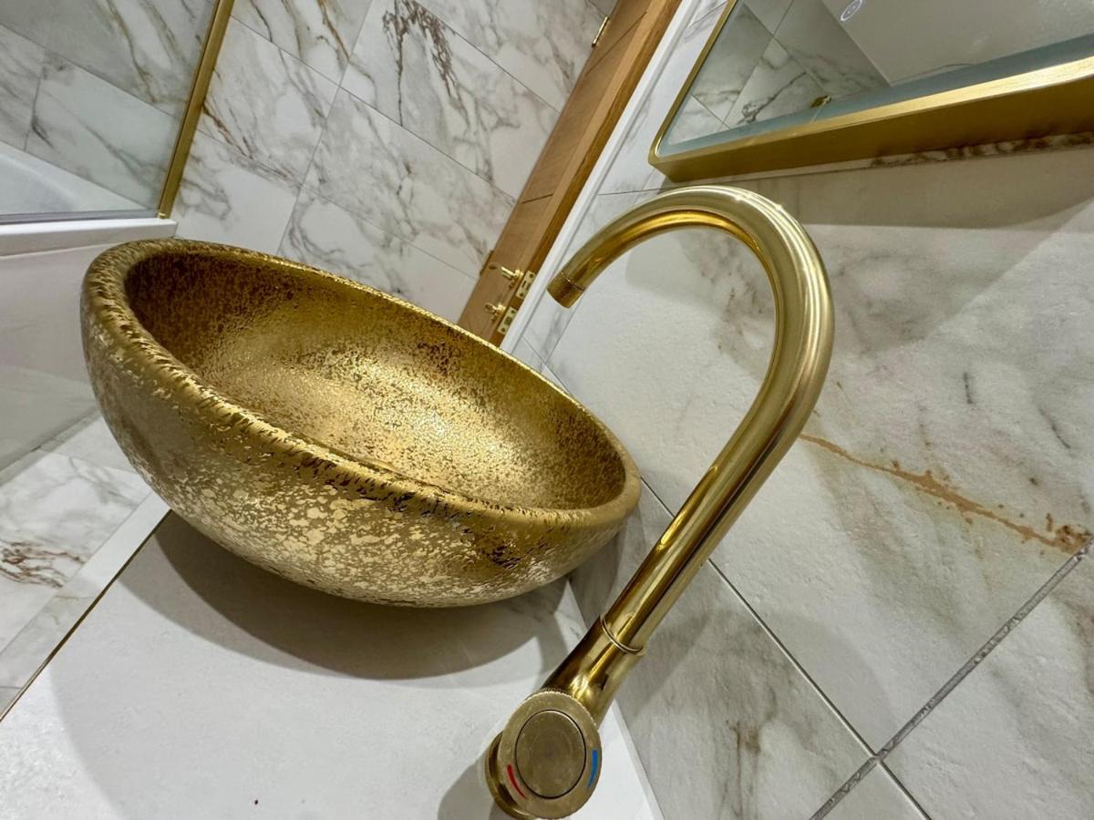 Central Winchester Townhouse