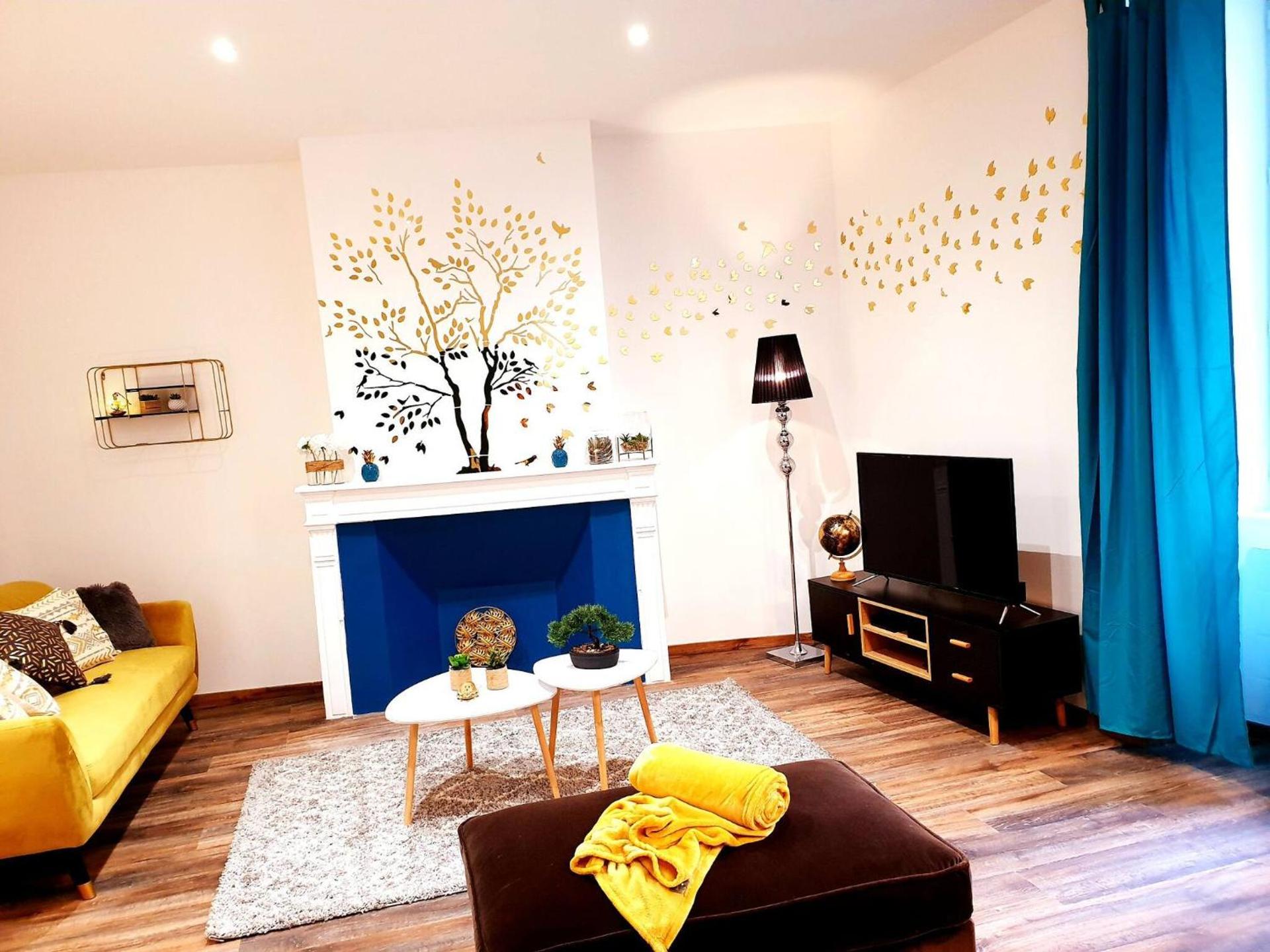 Communal lounge/ TV room