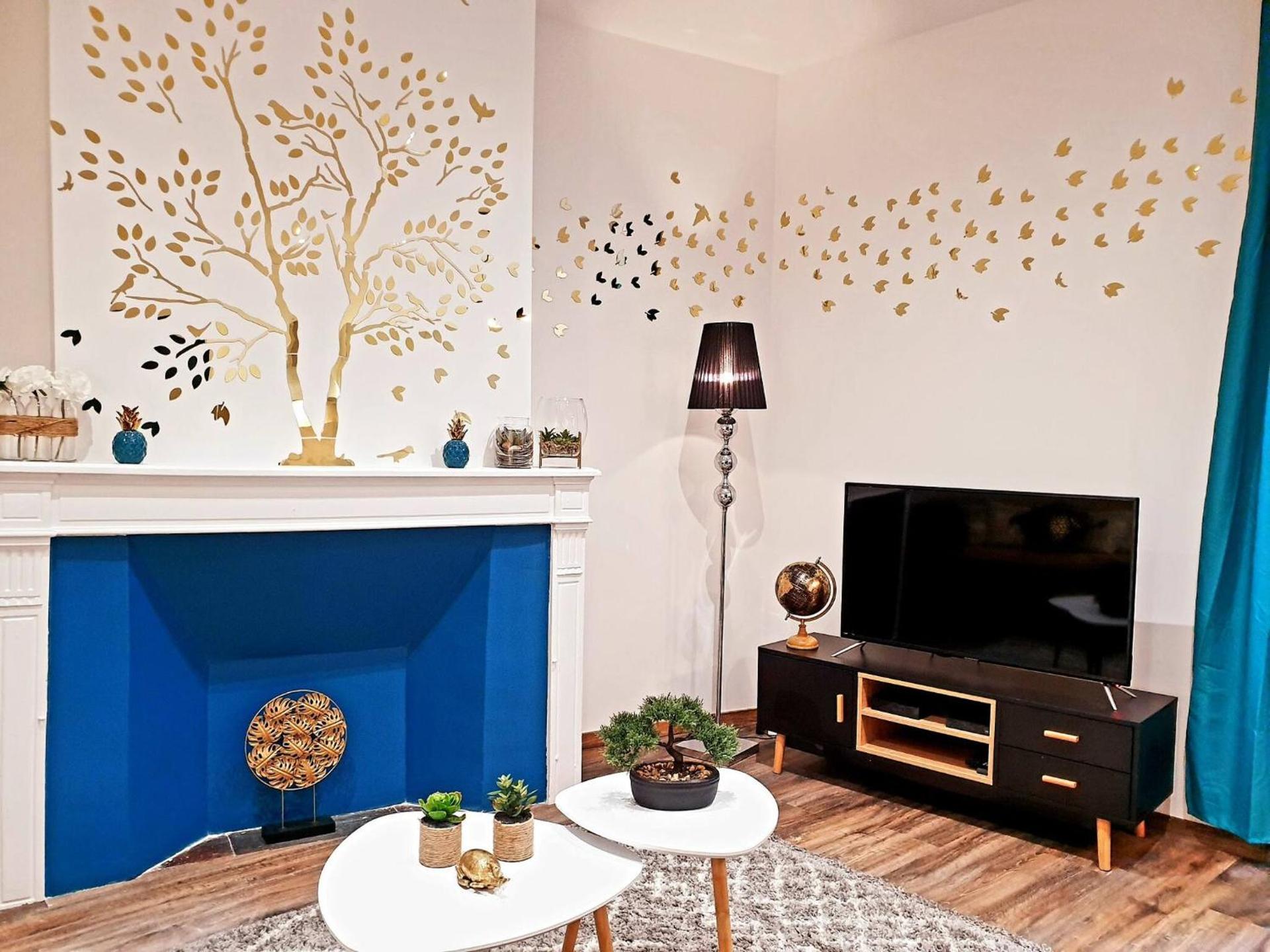 Communal lounge/ TV room