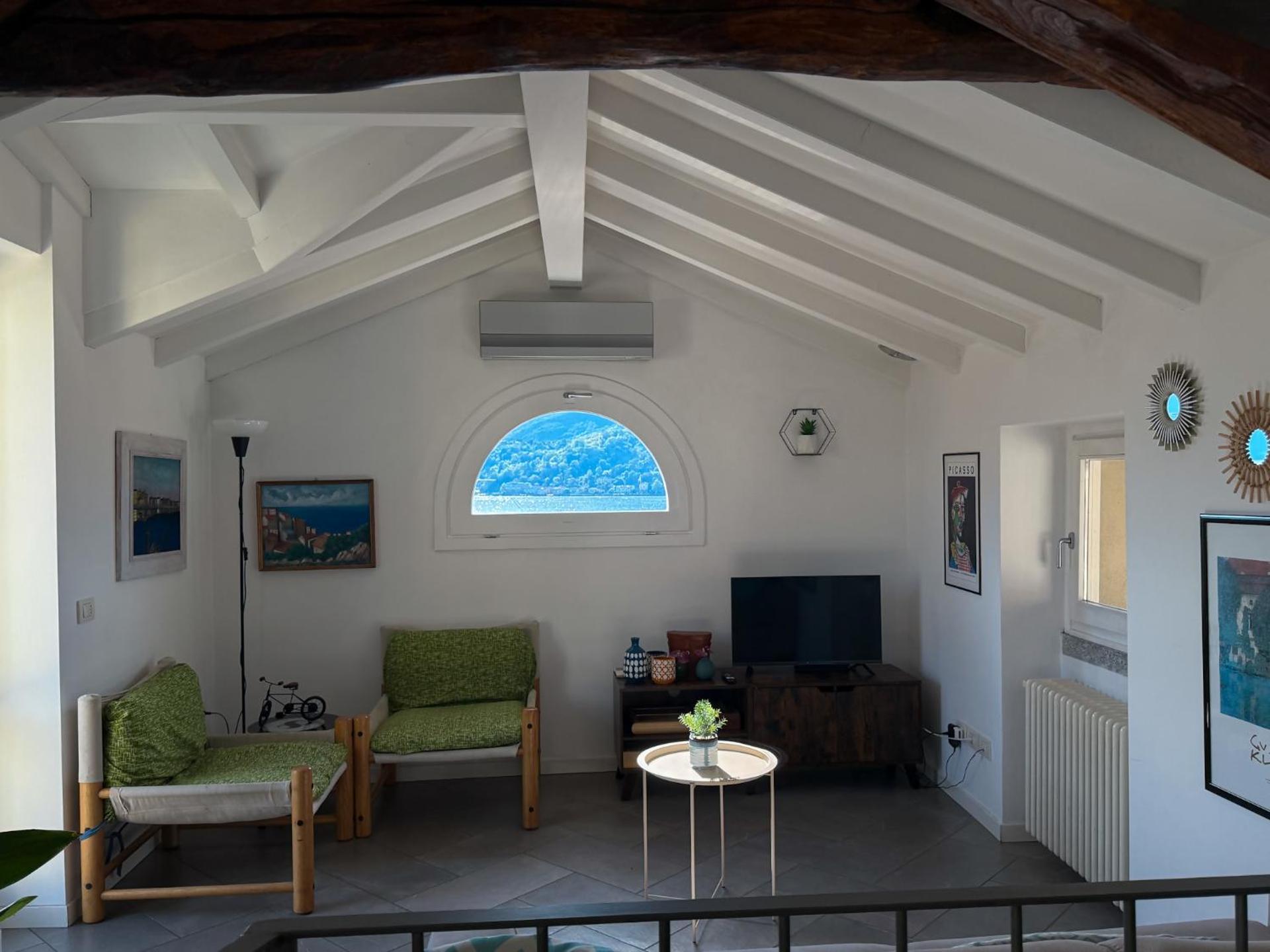 Skyway apartment with private lake view terrace