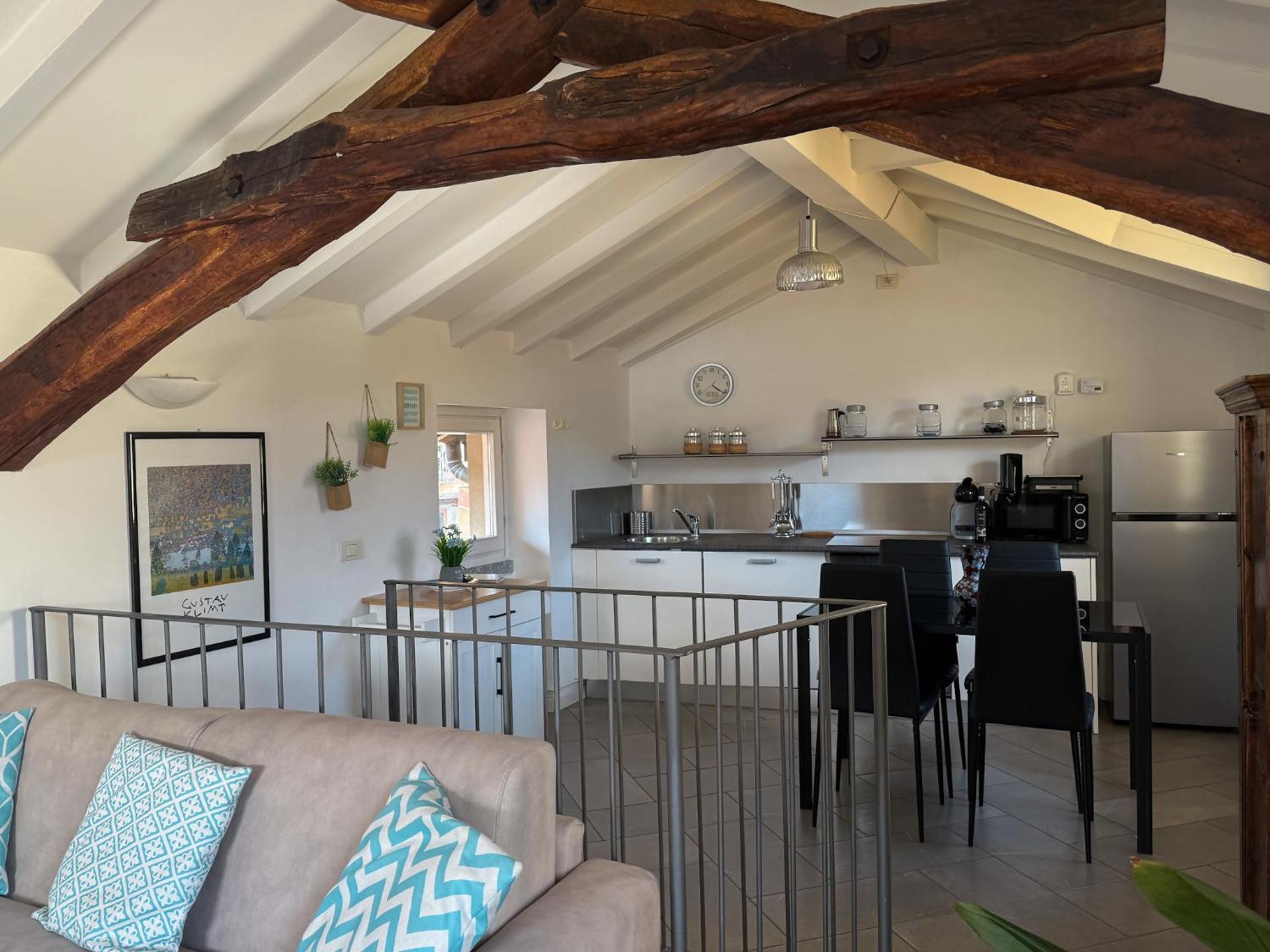 Skyway apartment with private lake view terrace