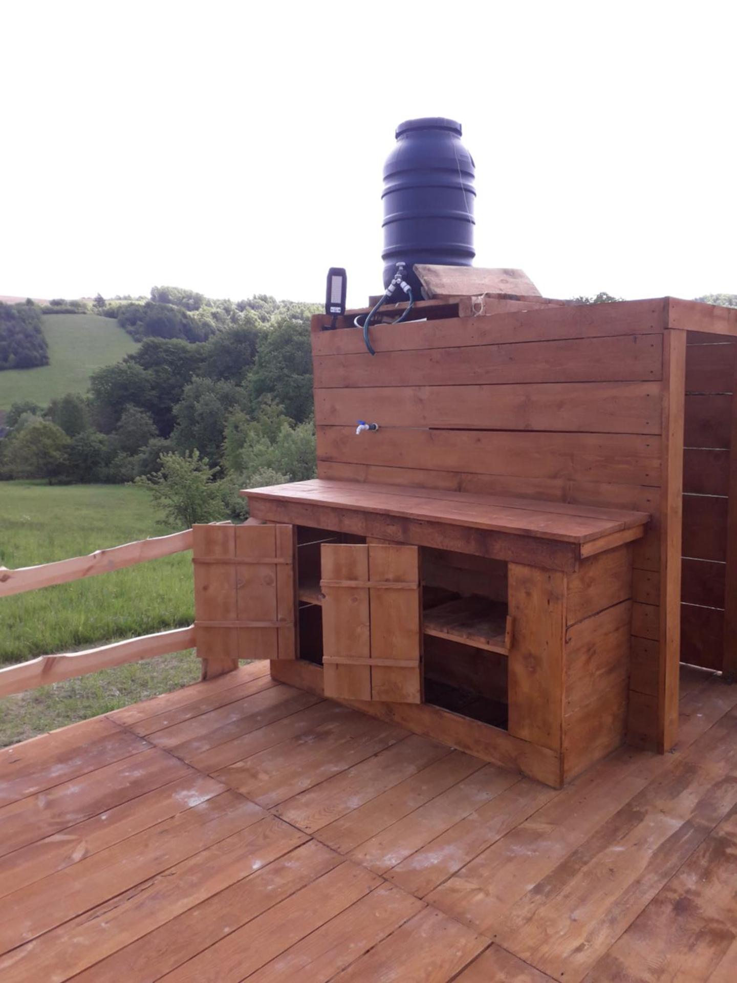 glampling namiot przy podeście