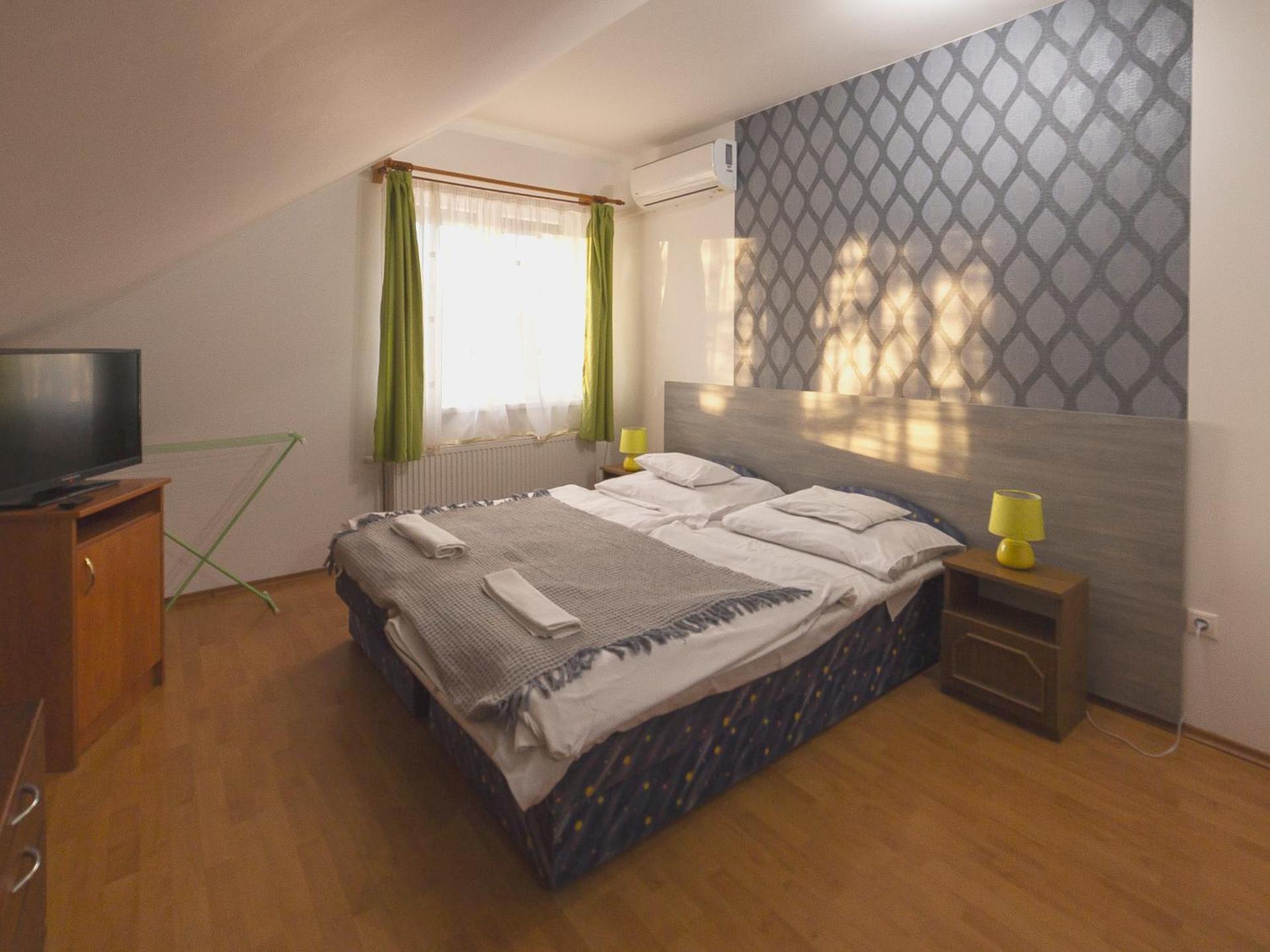 Borostyánkert Étterem & Vendégház