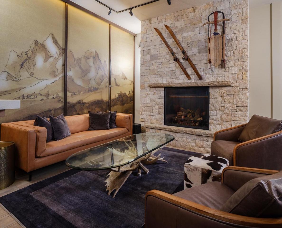 Communal lounge/ TV room