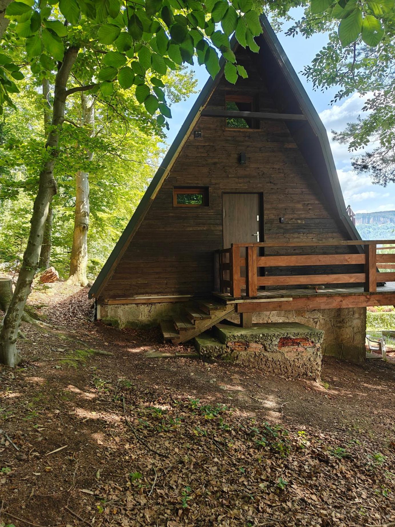 Domek całoroczny nad zalewem u podnóża Gór Stołowych