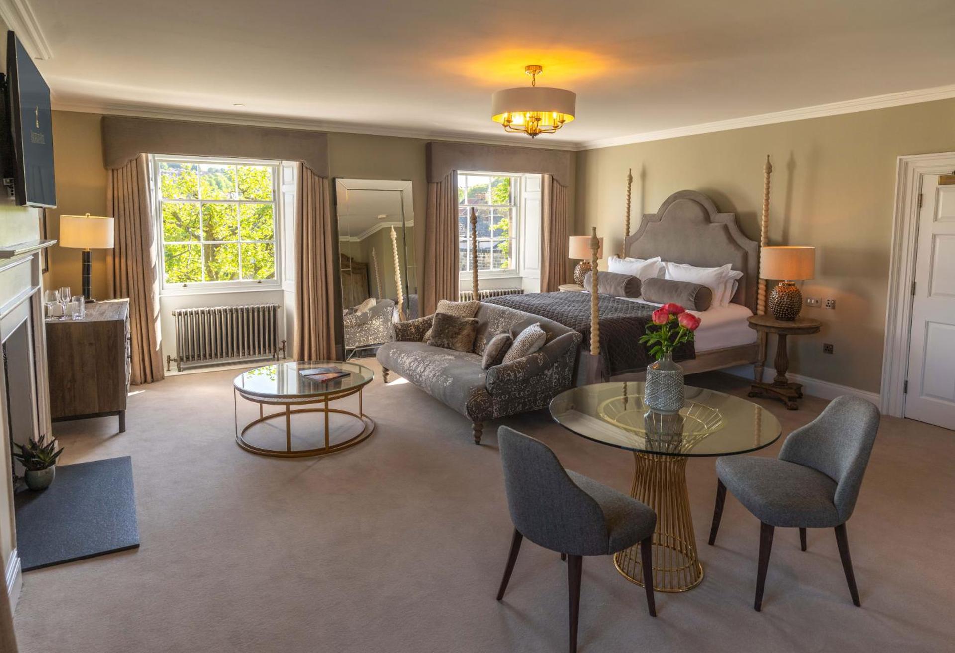 Photo of the whole room