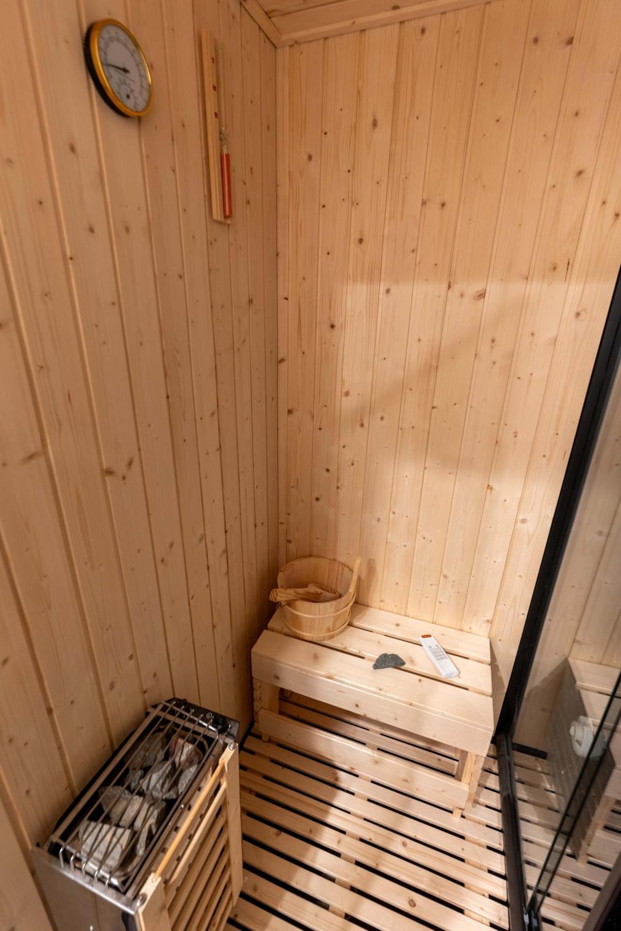 Serenity on 13 Suncadia-luxury 4bd ensuite spa retreat with Sauna, Steam Shower, Jacuzzi, Hot tub, Fire Pit & on-site EV chg