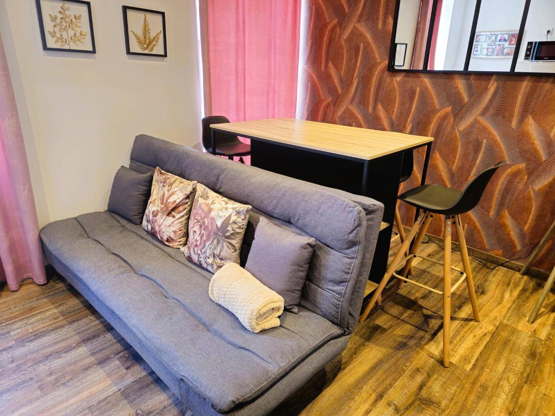 Communal lounge/ TV room