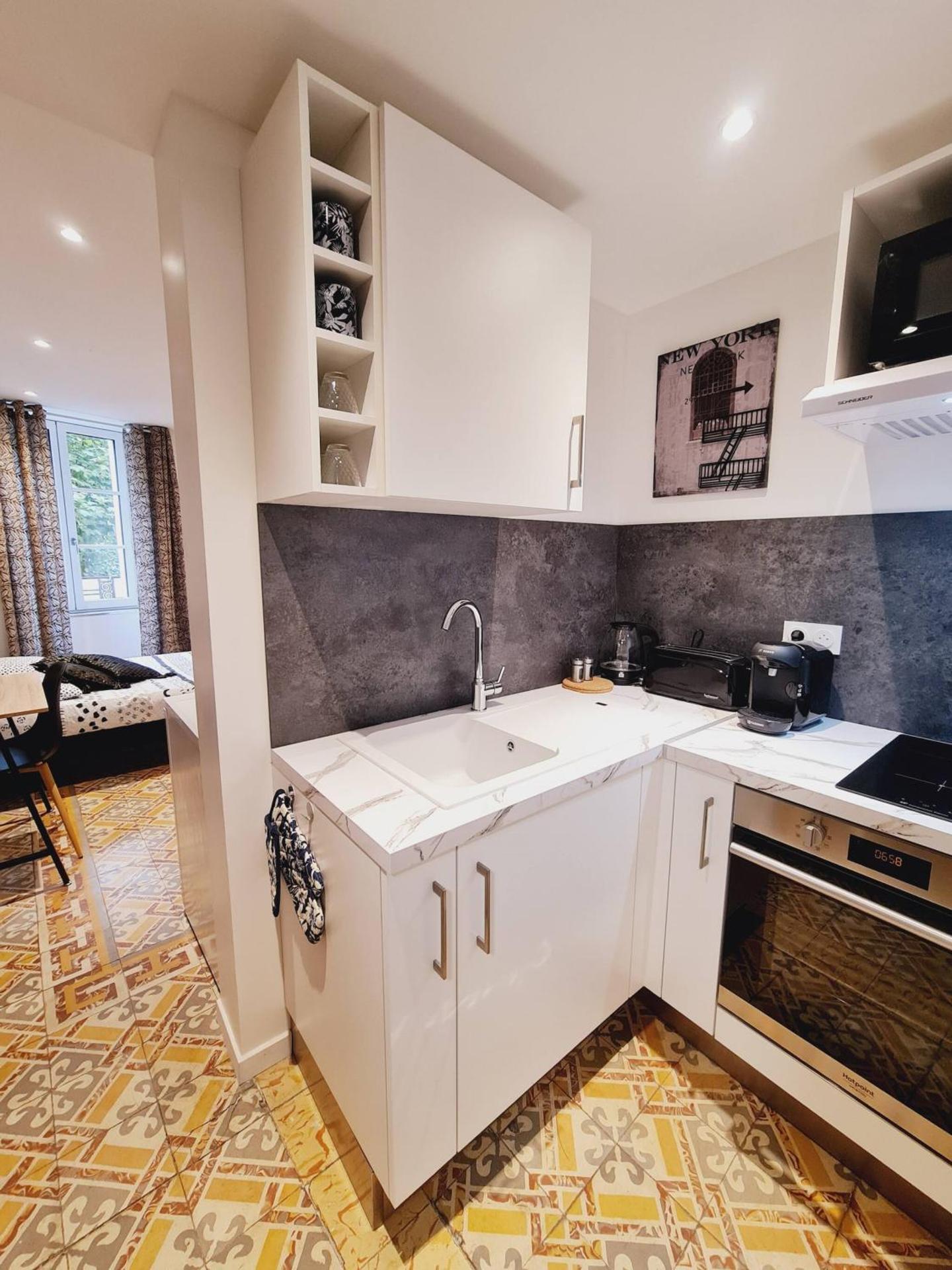 Kitchen or kitchenette