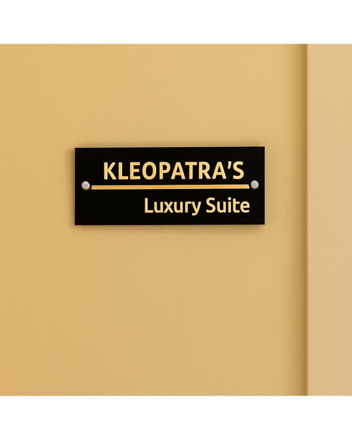 KLEOPATRA'S Luxury Suite