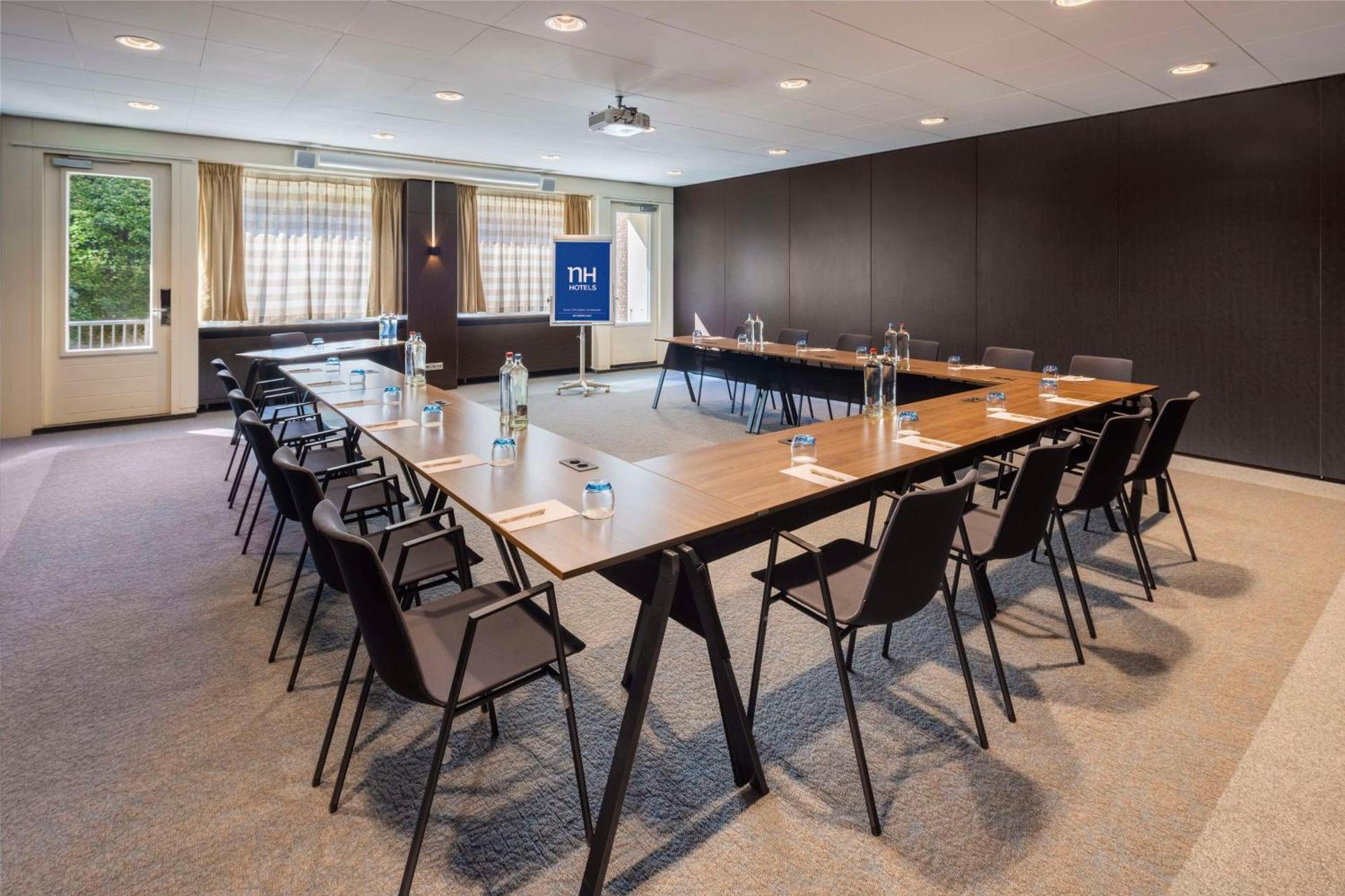 Meeting/conference room