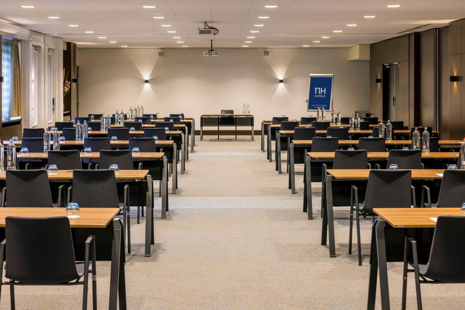 Meeting/conference room