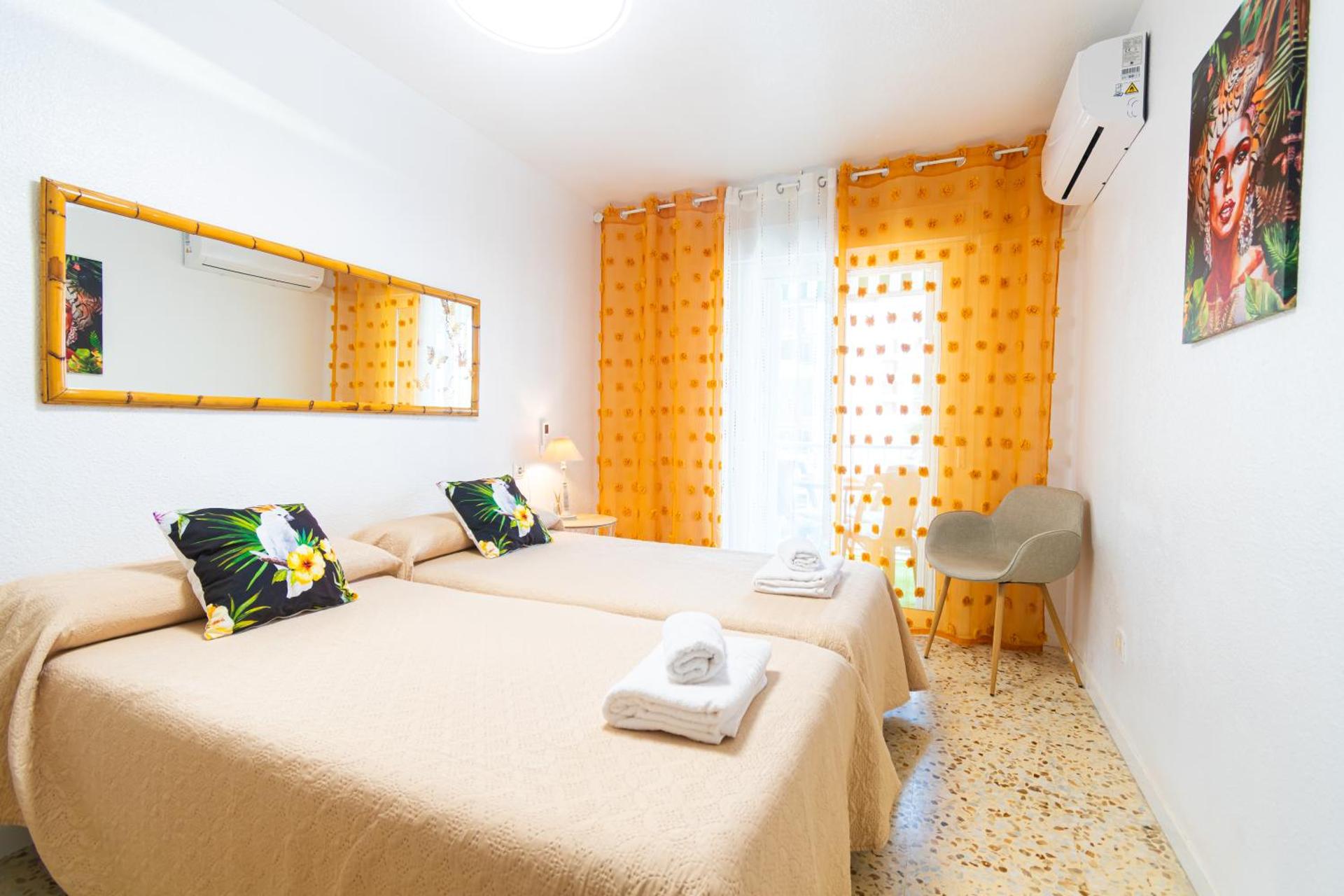 Segunda Linea de Playa, céntrico y equipado - by Aloha Palma