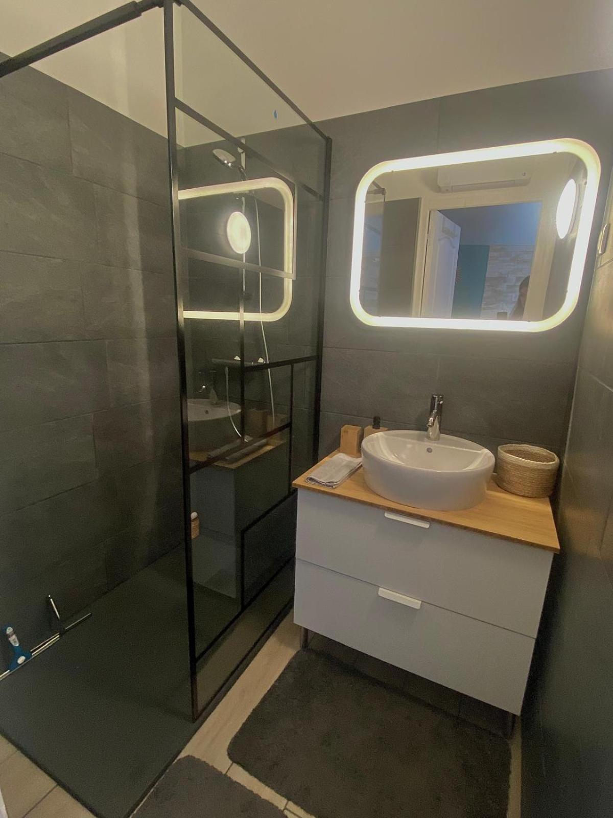 Suite cosy indépendante avec extérieur