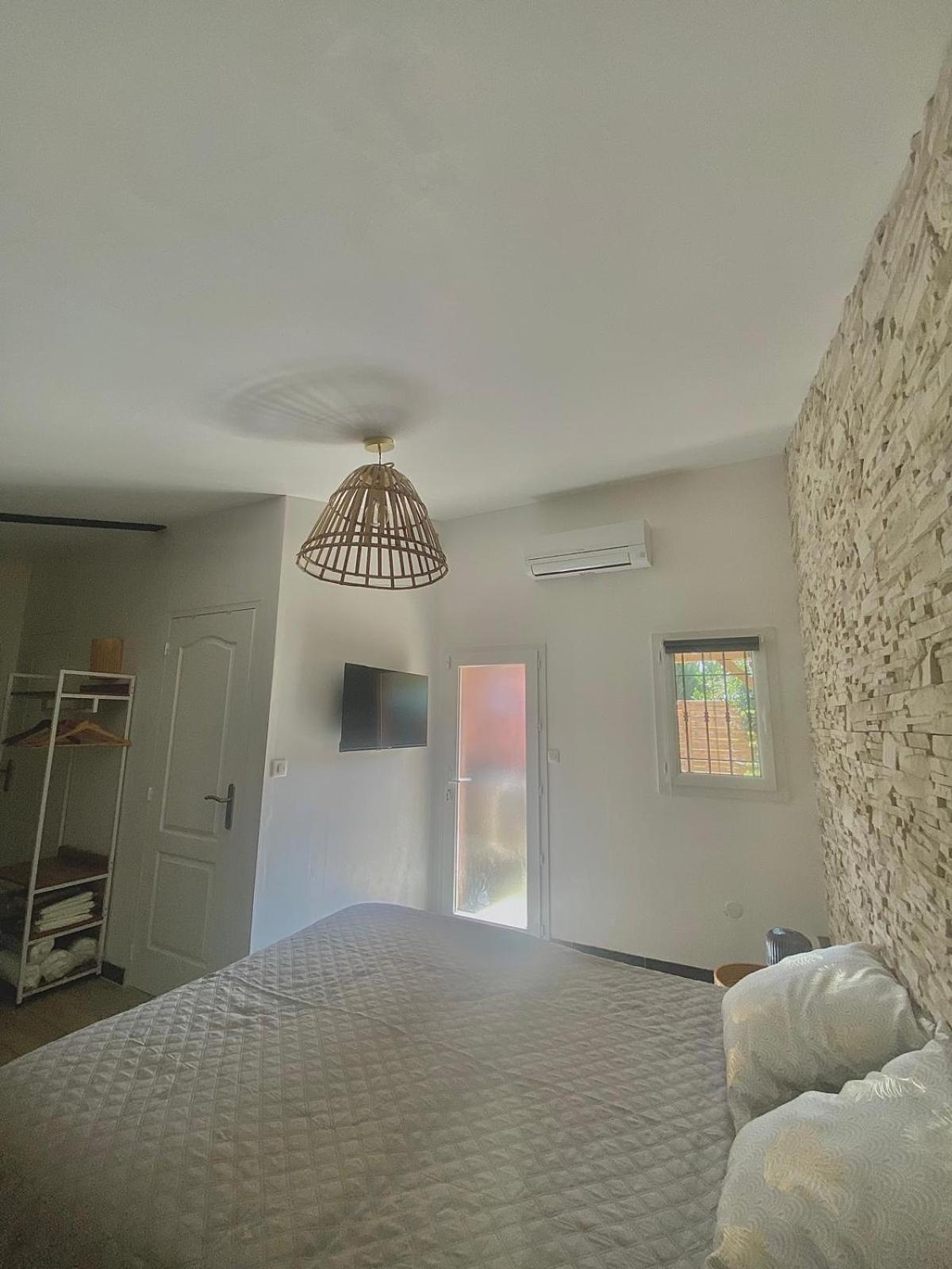 Suite cosy indépendante avec extérieur