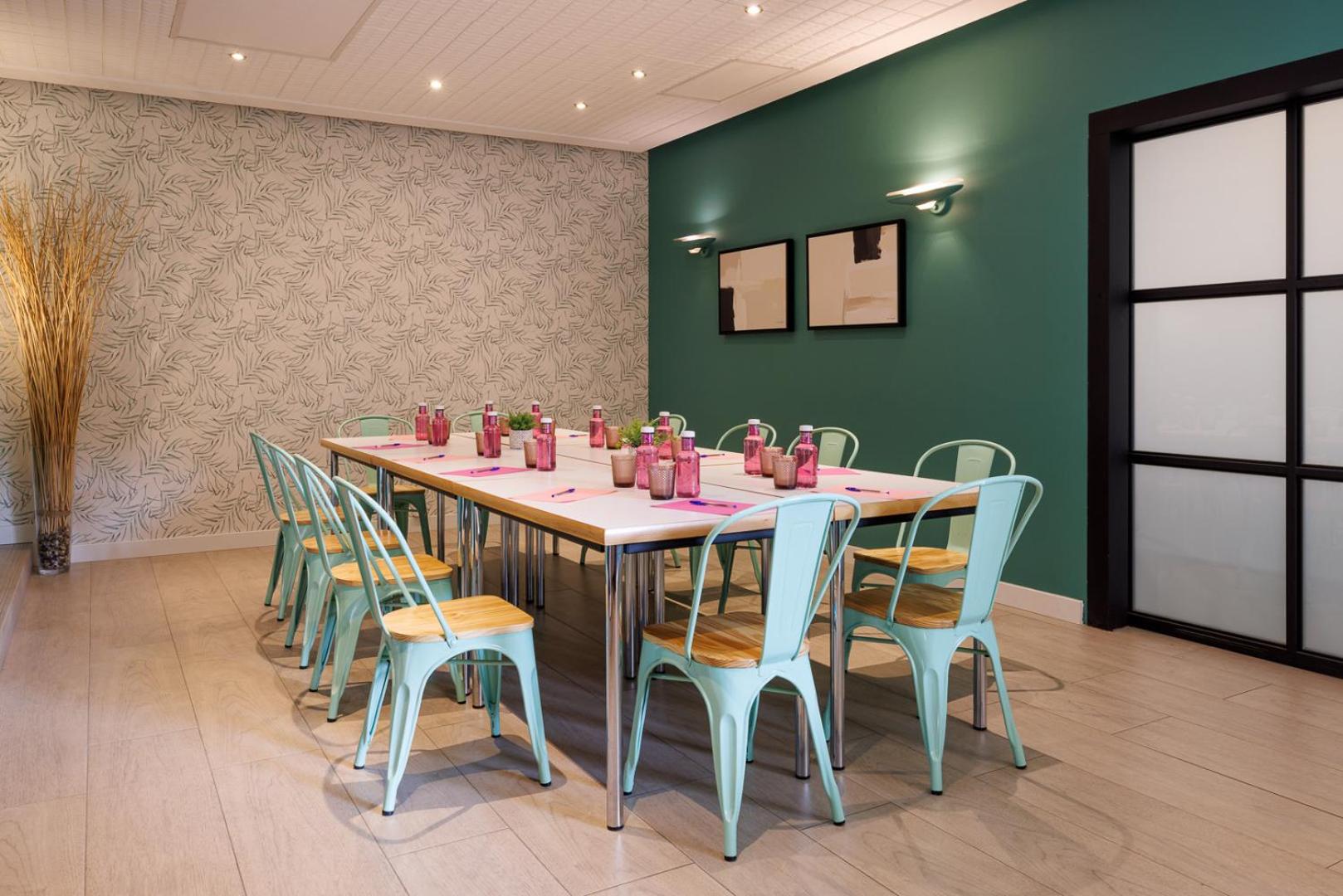 Meeting/conference room