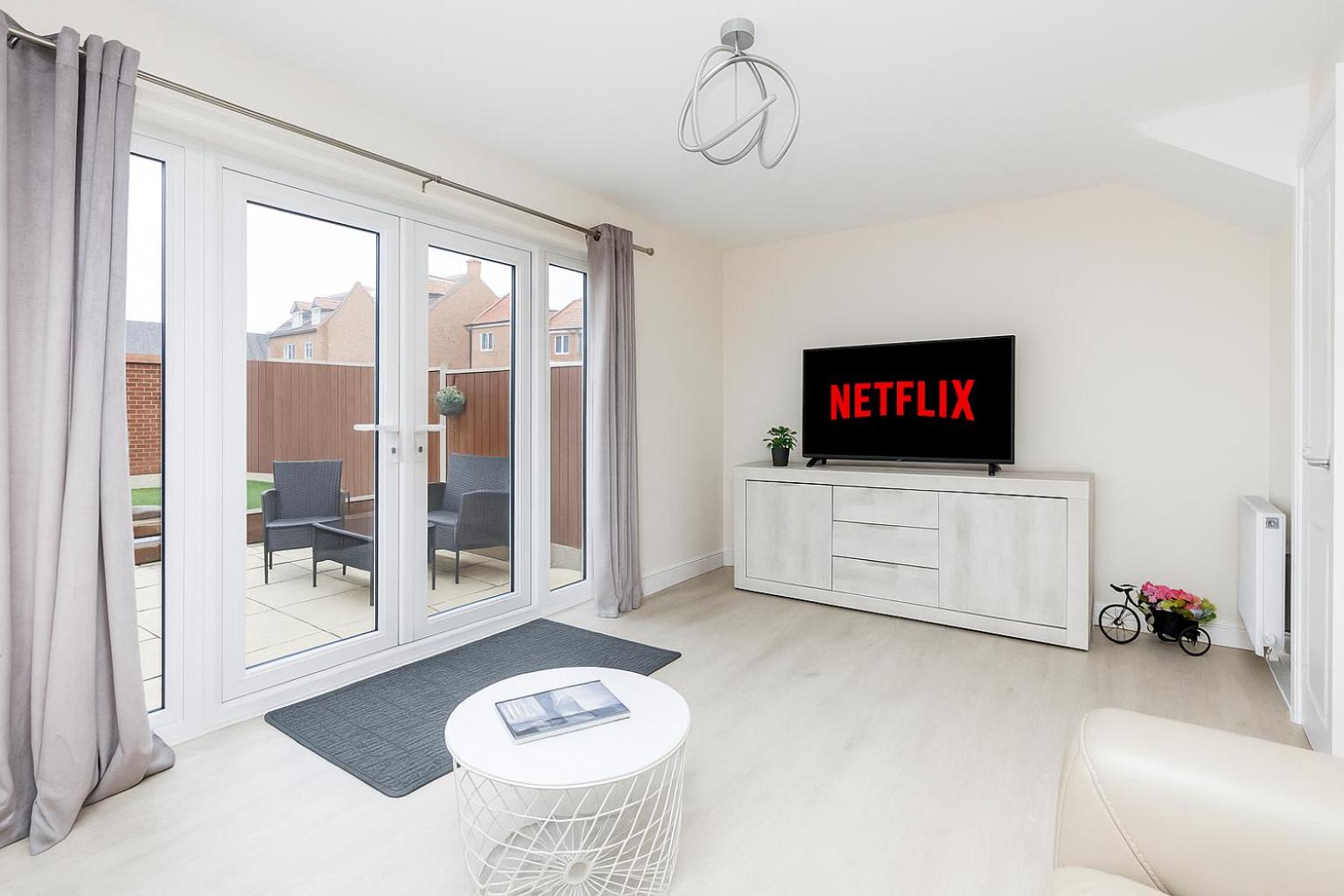 Communal lounge/ TV room