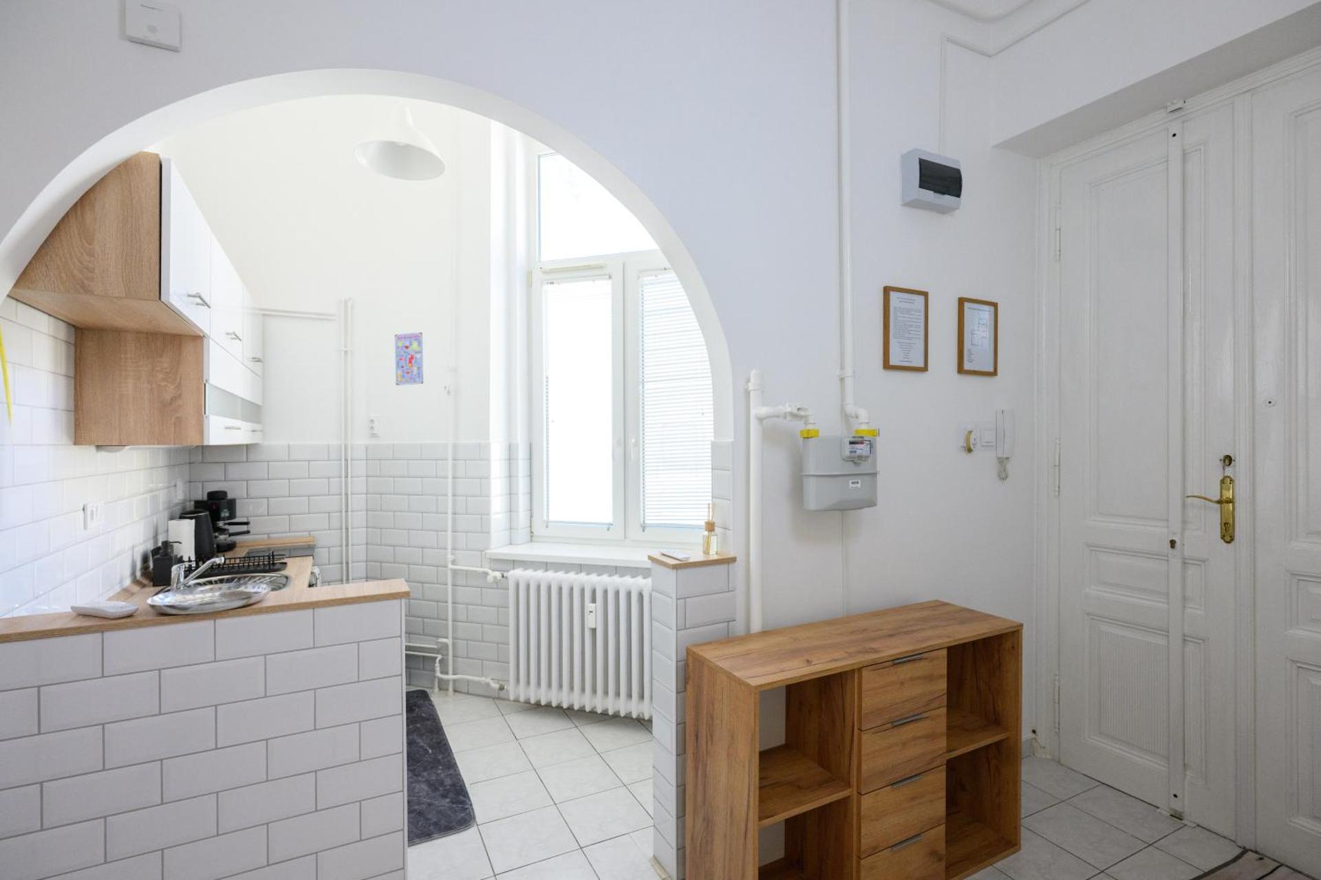 Kitchen or kitchenette