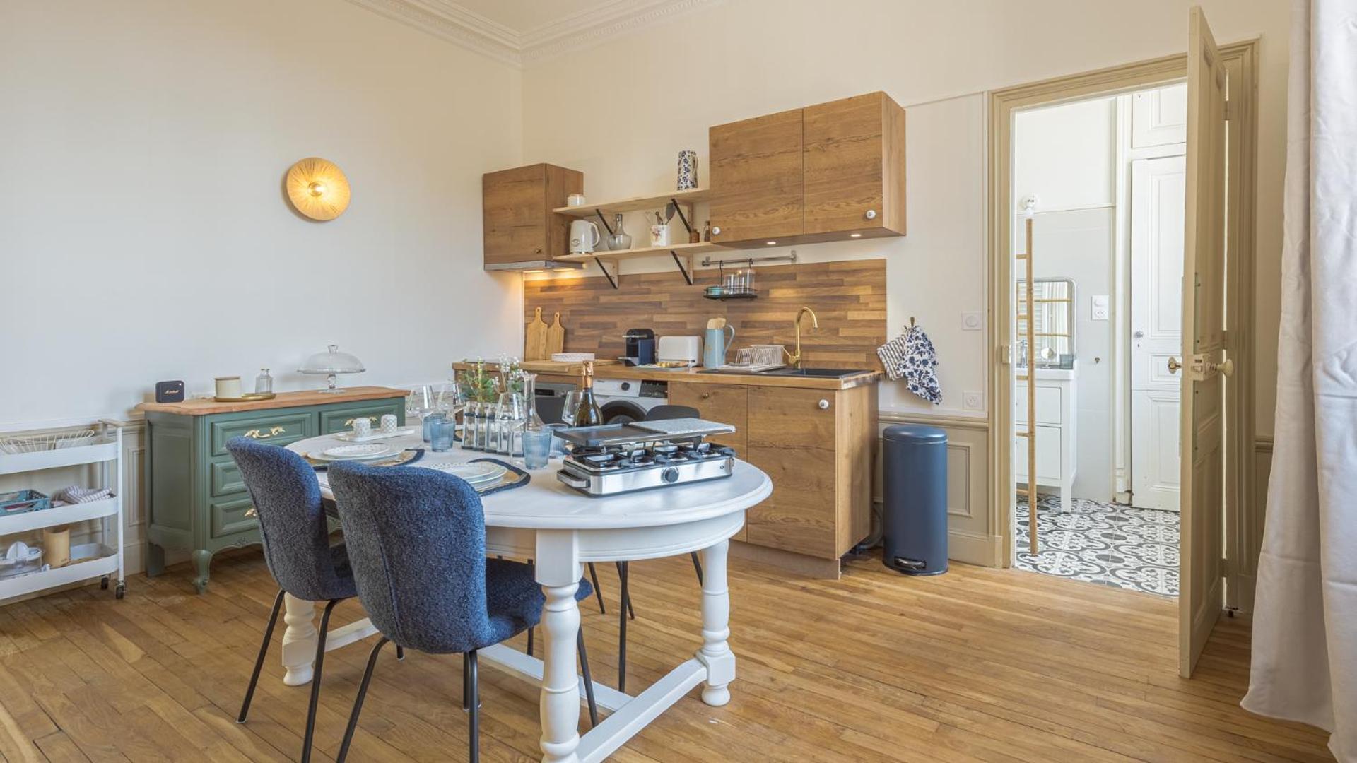 Kitchen or kitchenette