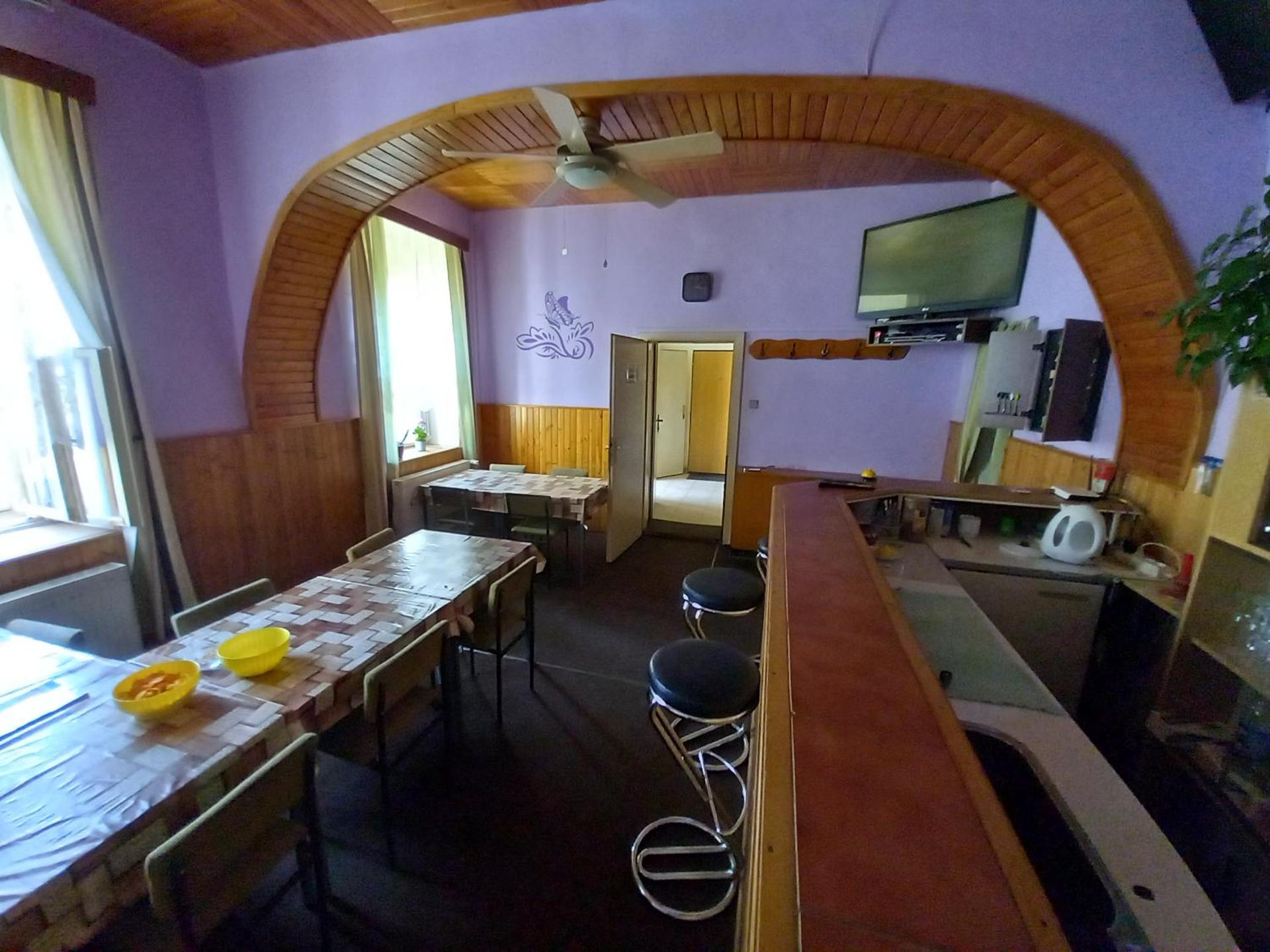 Communal lounge/ TV room