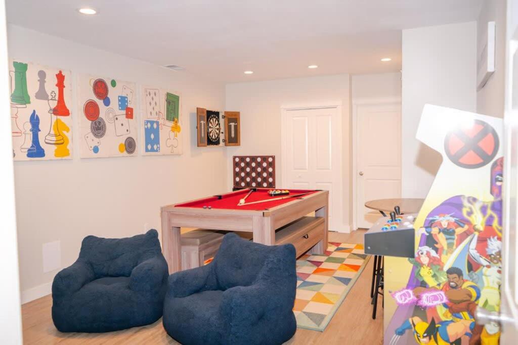 Villa with Hot Tub, Firepit and Game room