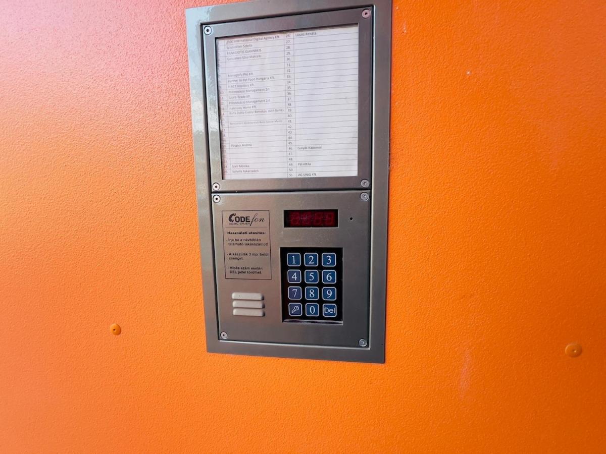 Karzo Property LU 203 Free Garage