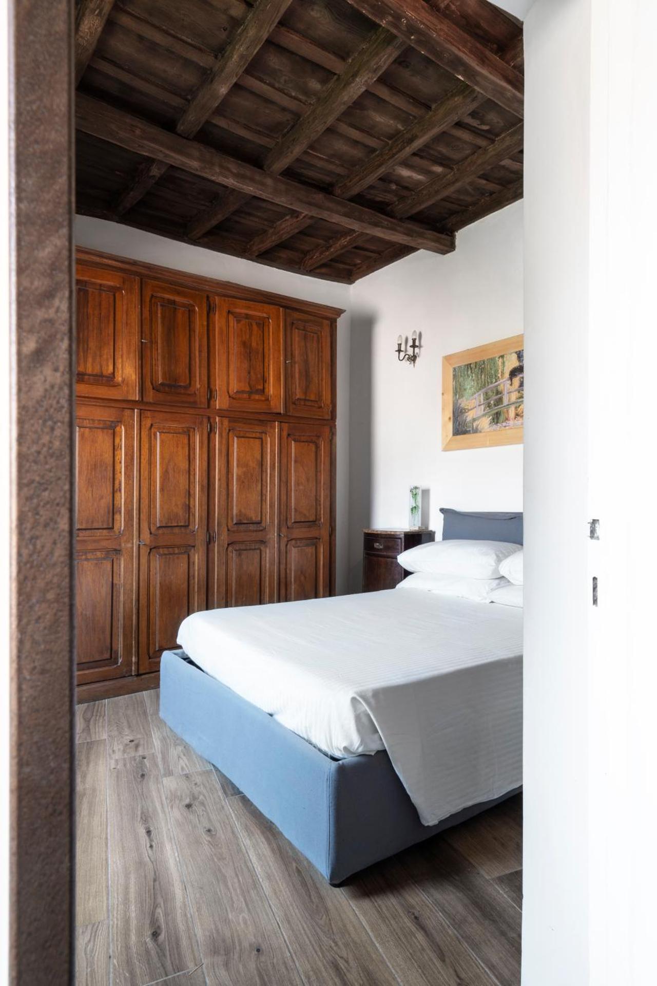 Nel borgo i gatti di Monet