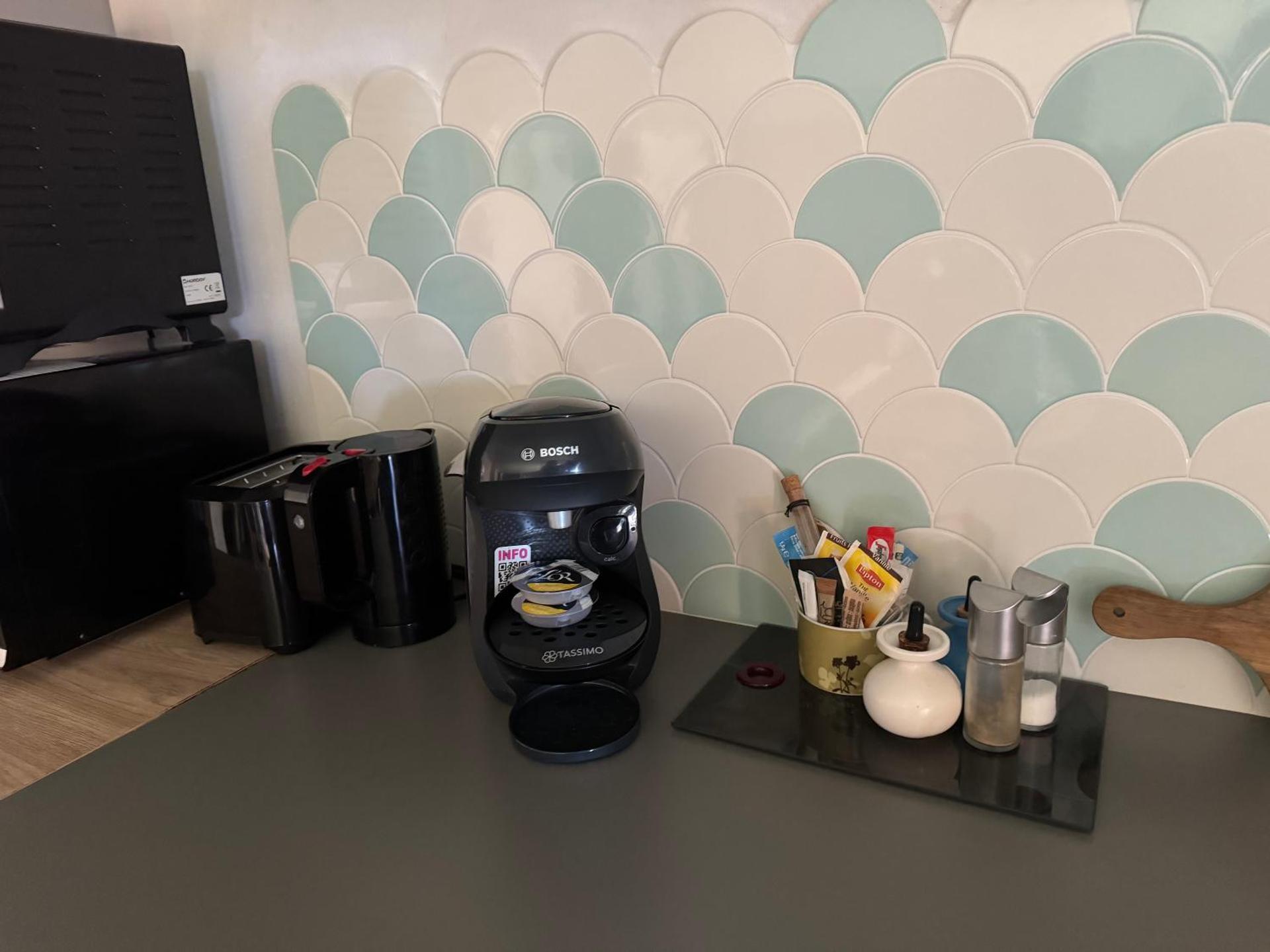 Coffee/tea facilities