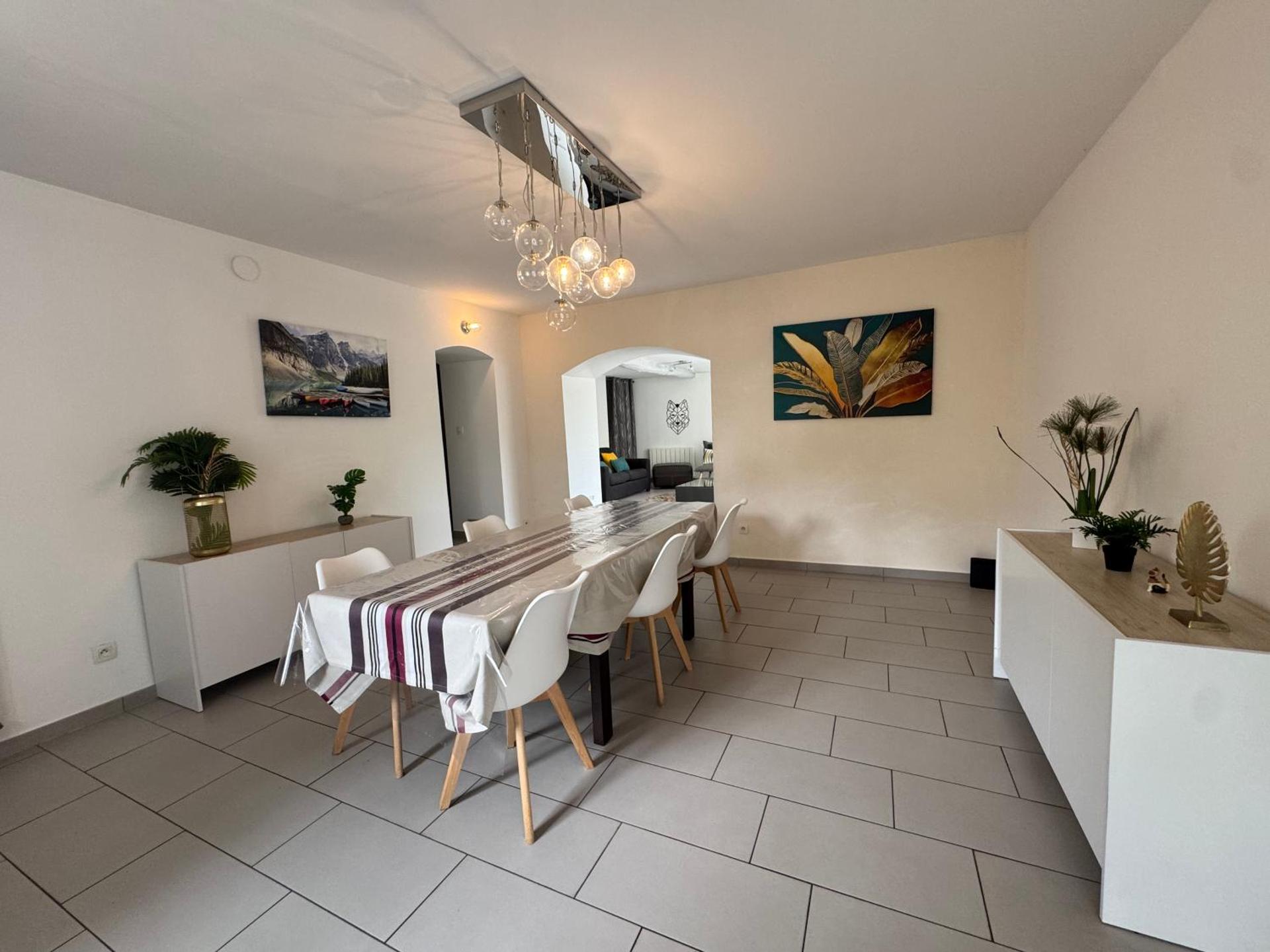 Spacious renovated villa Groupama Stadium LDLC