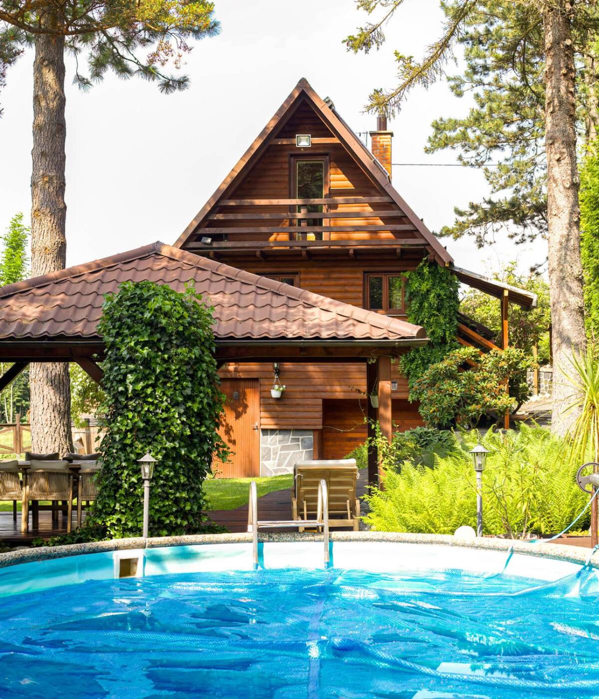 Chata s luxusním výhledem a bazénem