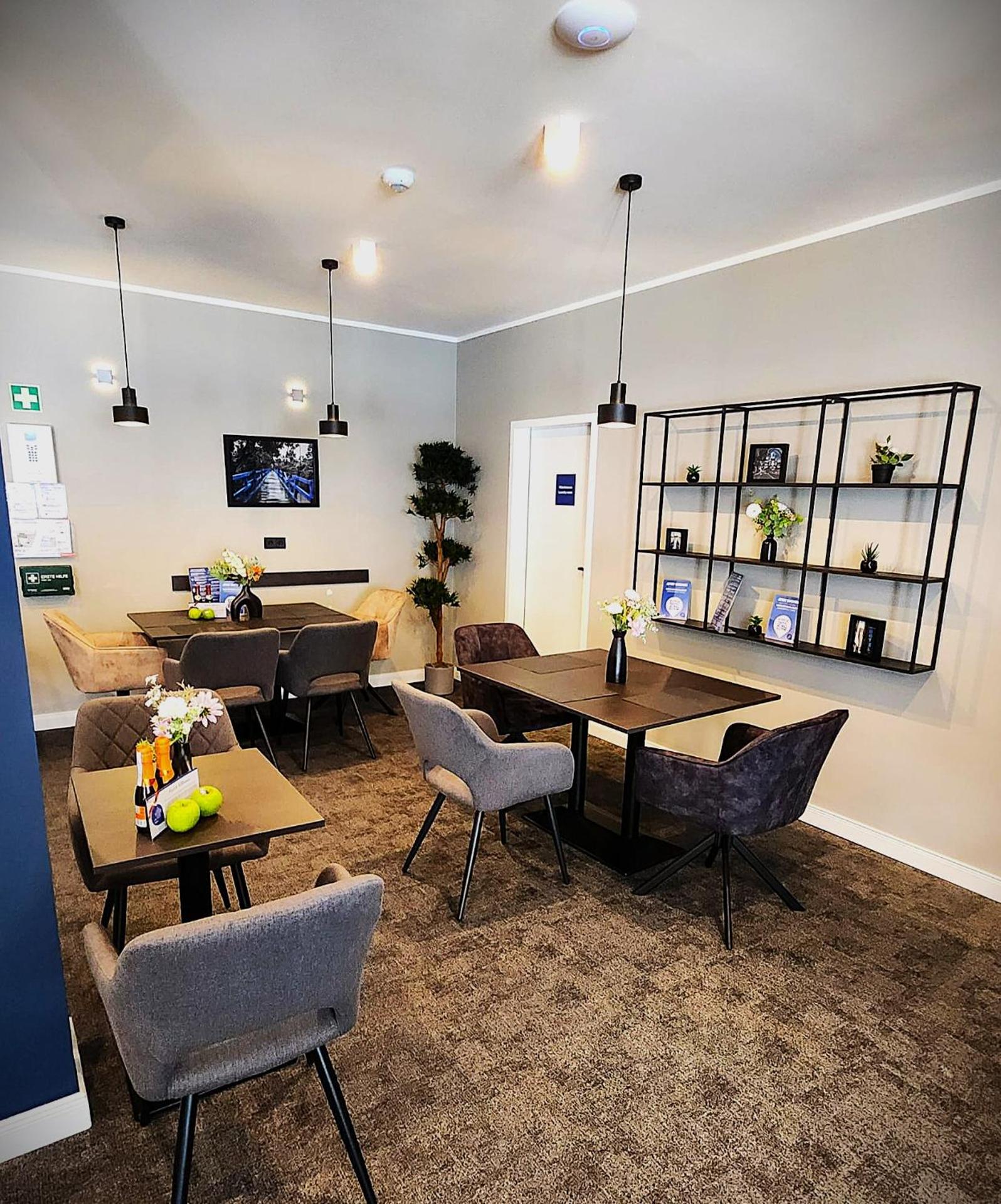 Communal lounge/ TV room