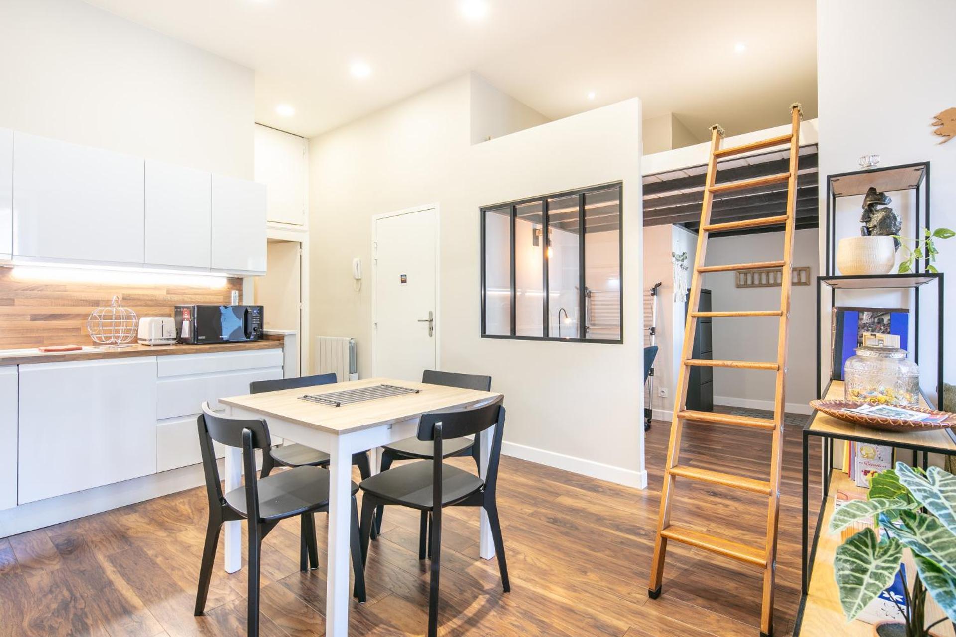 Kitchen or kitchenette